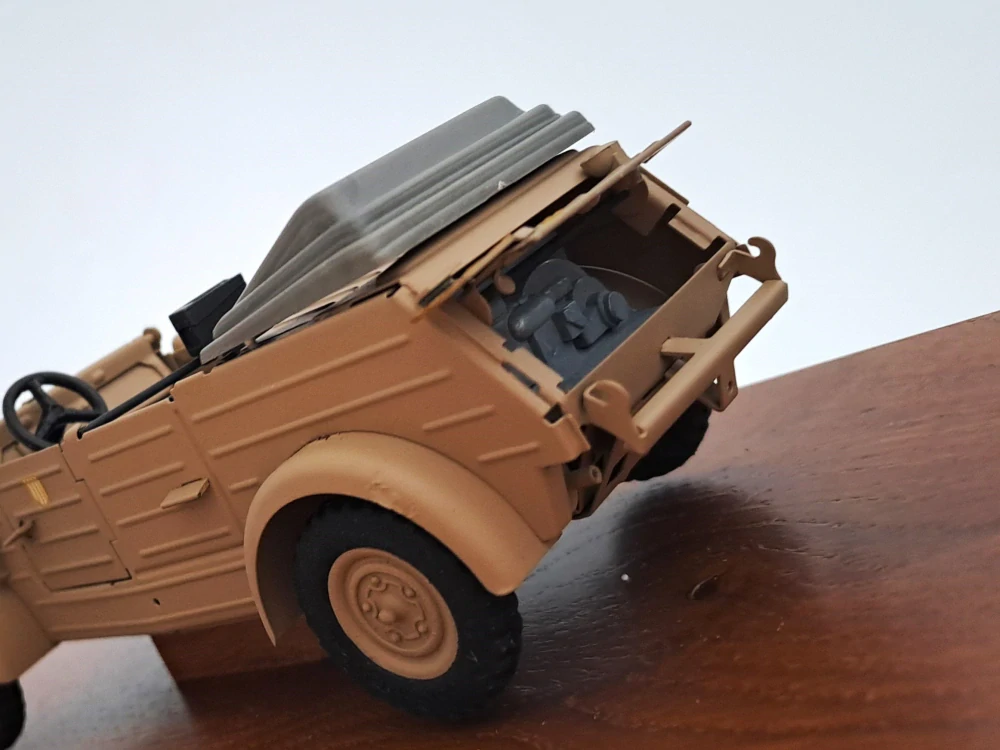VW 82 Kübelwagen Afrikakorps 1:24 Gonio