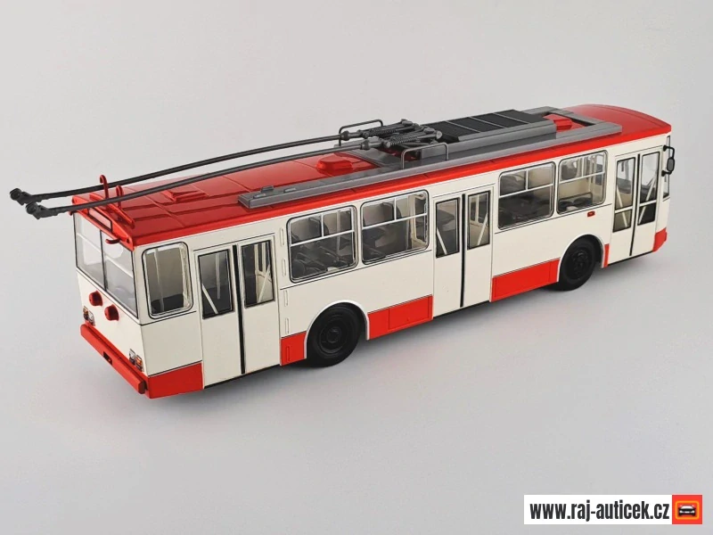Škoda 14Tr trolejbus červenobílý 1:43 Auto Historia