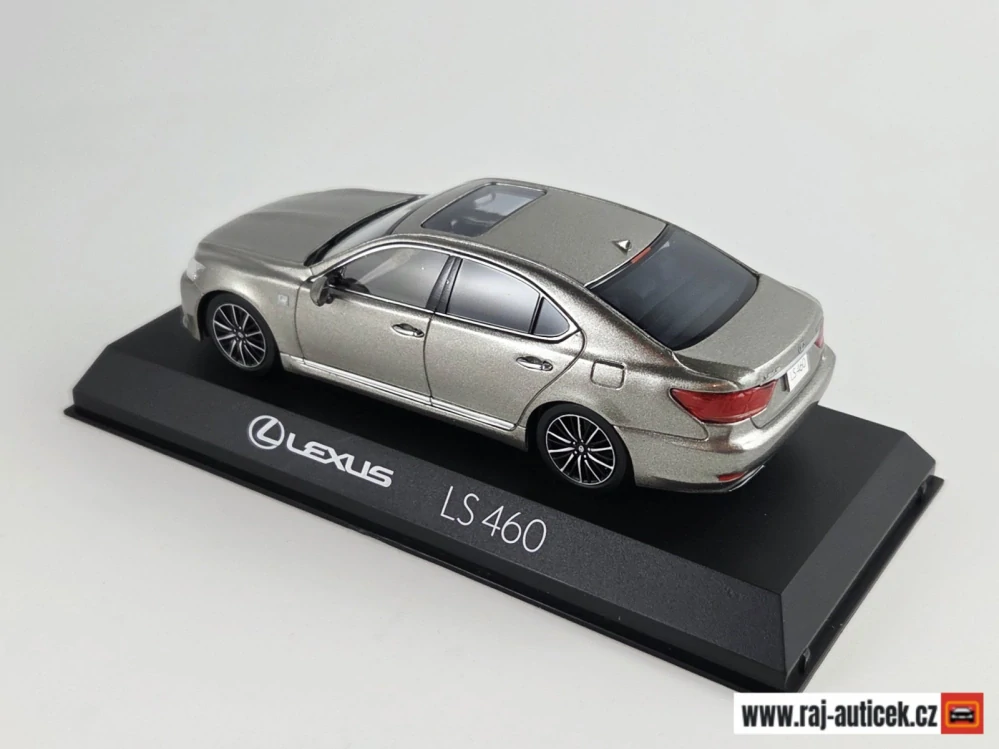 Lexus LS460 F Sport 1:43 Kyosho