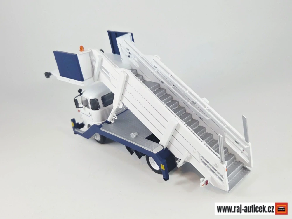 Avia A31 letištní žebřík 1:43 časopis Kultovní Náklaďáky č.79 s modelem
