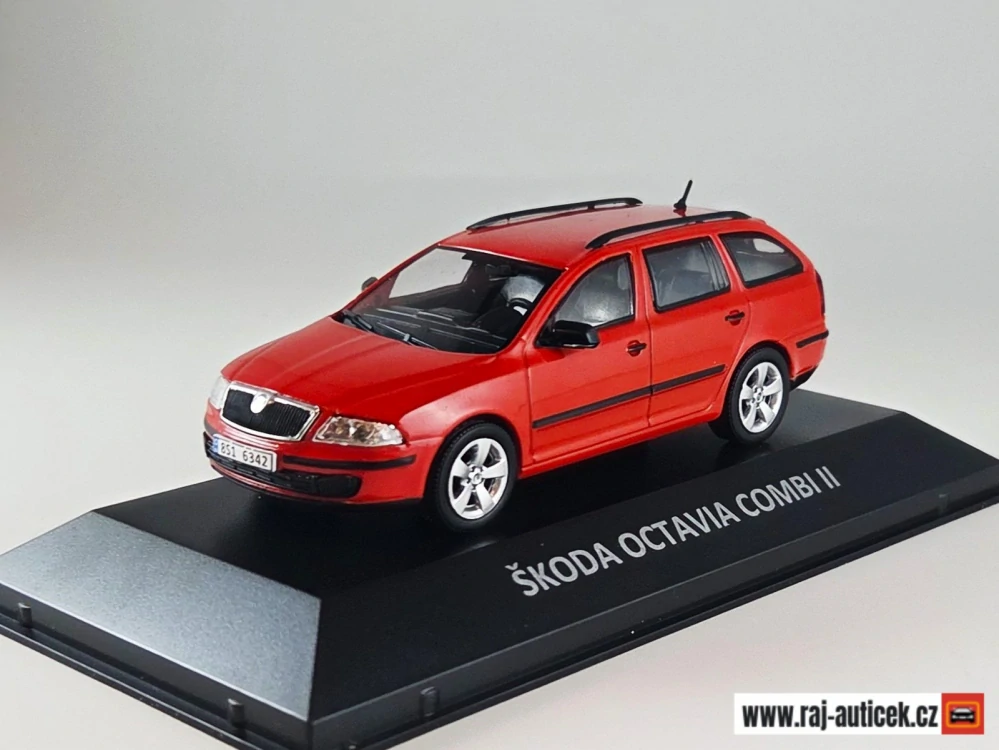 Škoda Octavia Combi II 2004 1:43 DeAgostini Kaleidoskop slavných vozů časopis s modelem