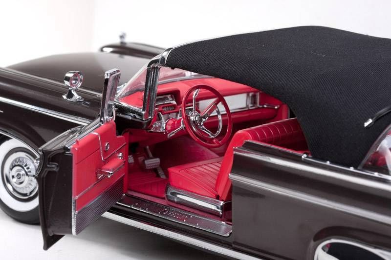 Mercury Parklane Convertible, closed