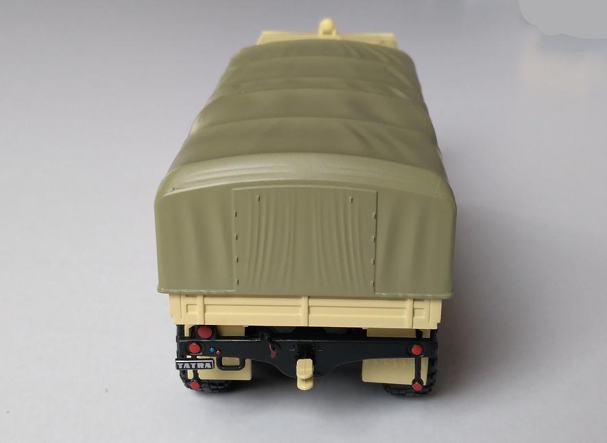 Tatra 813 Kolos 1:43 IXO