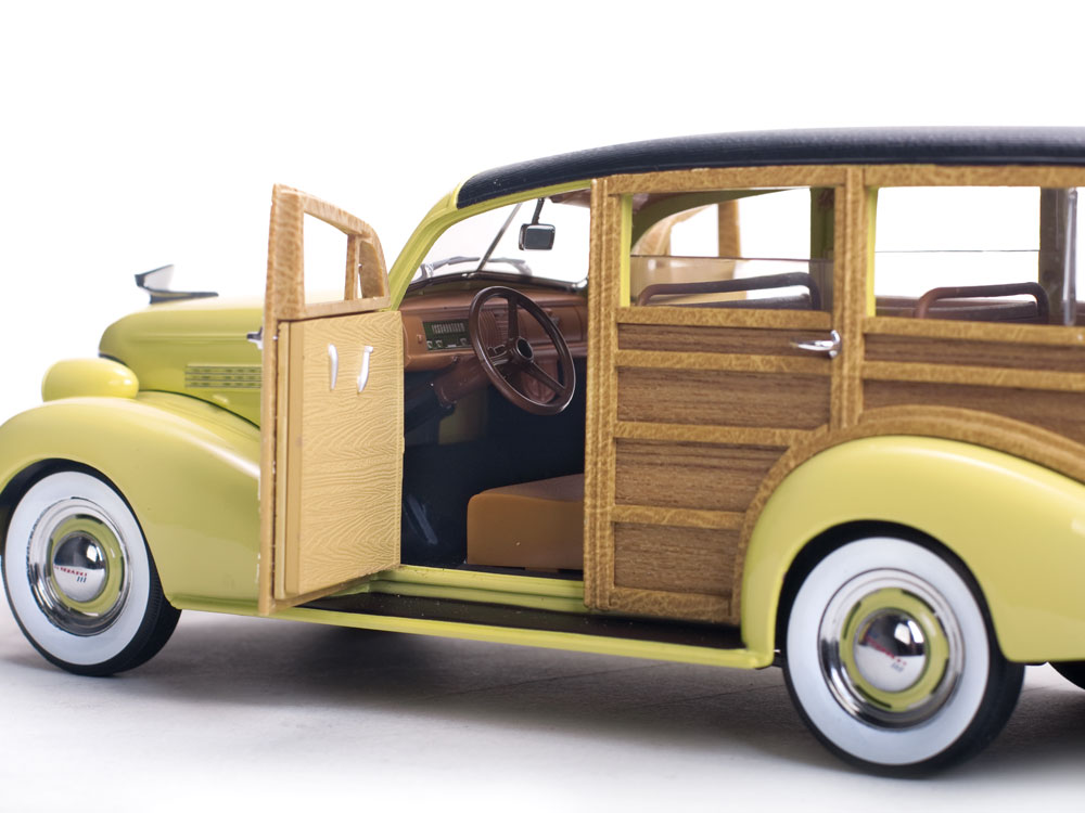 Chevrolet Woody Station Wagon 1:18 Sun Star