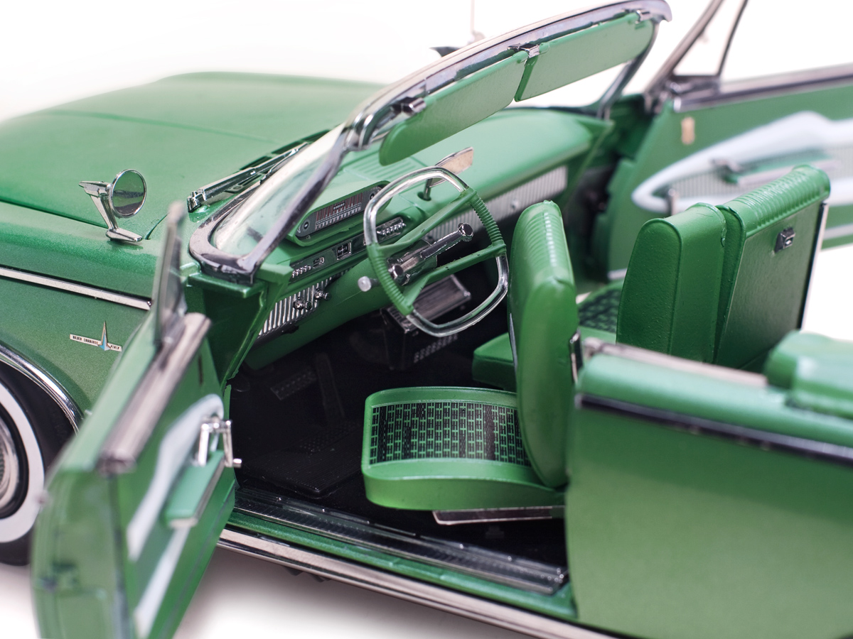 Plymouth Fury Convertible 1:18 Sun Star