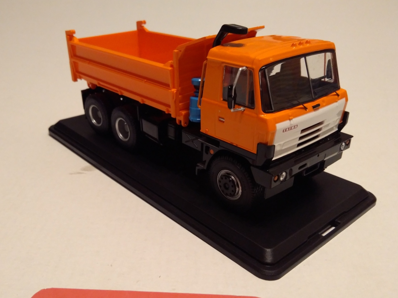 Tatra 815 S3 oranžová 1:43 Premium ClassiXXs
