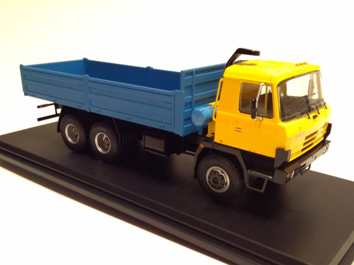 Tatra 815 V26 žlutomodrá 1:43 Premium ClassiXXs