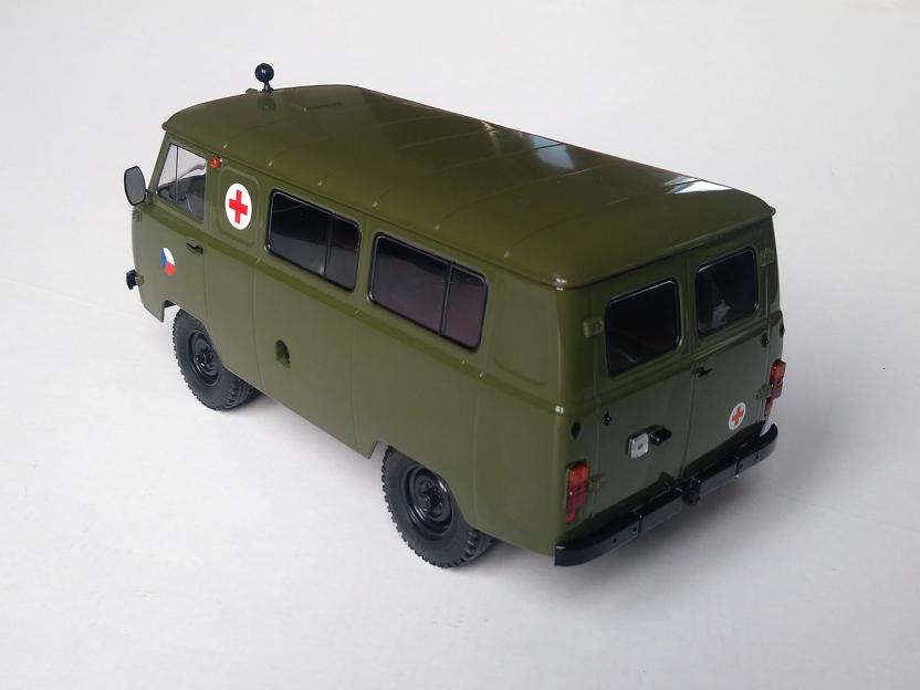 UAZ 452A Ambulance (3962) ČSSR 1:18 Premium ClassiXXs