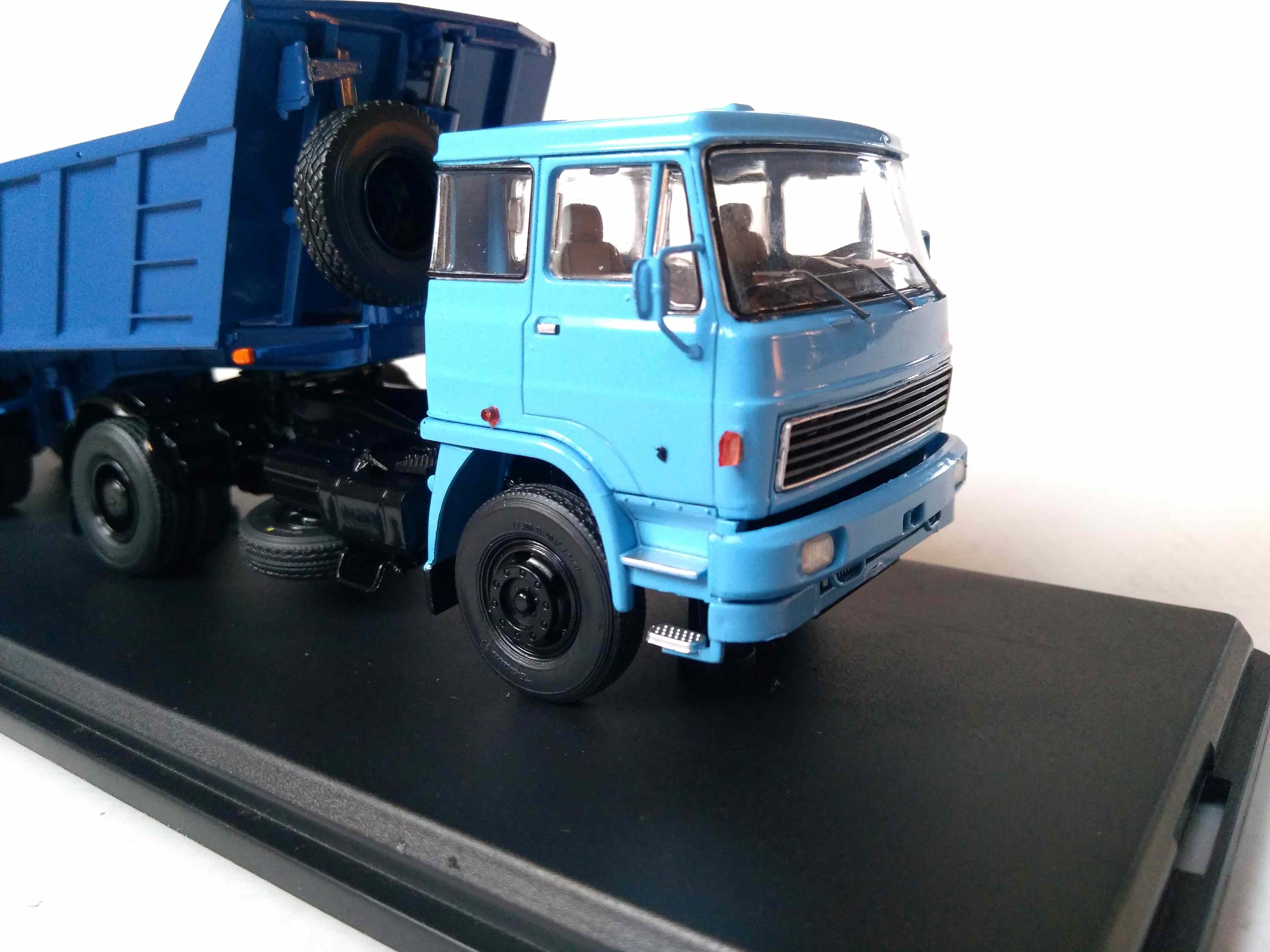 LIAZ 100 se sklápěčkovým návěsem 1:43 Premium ClassiXXs