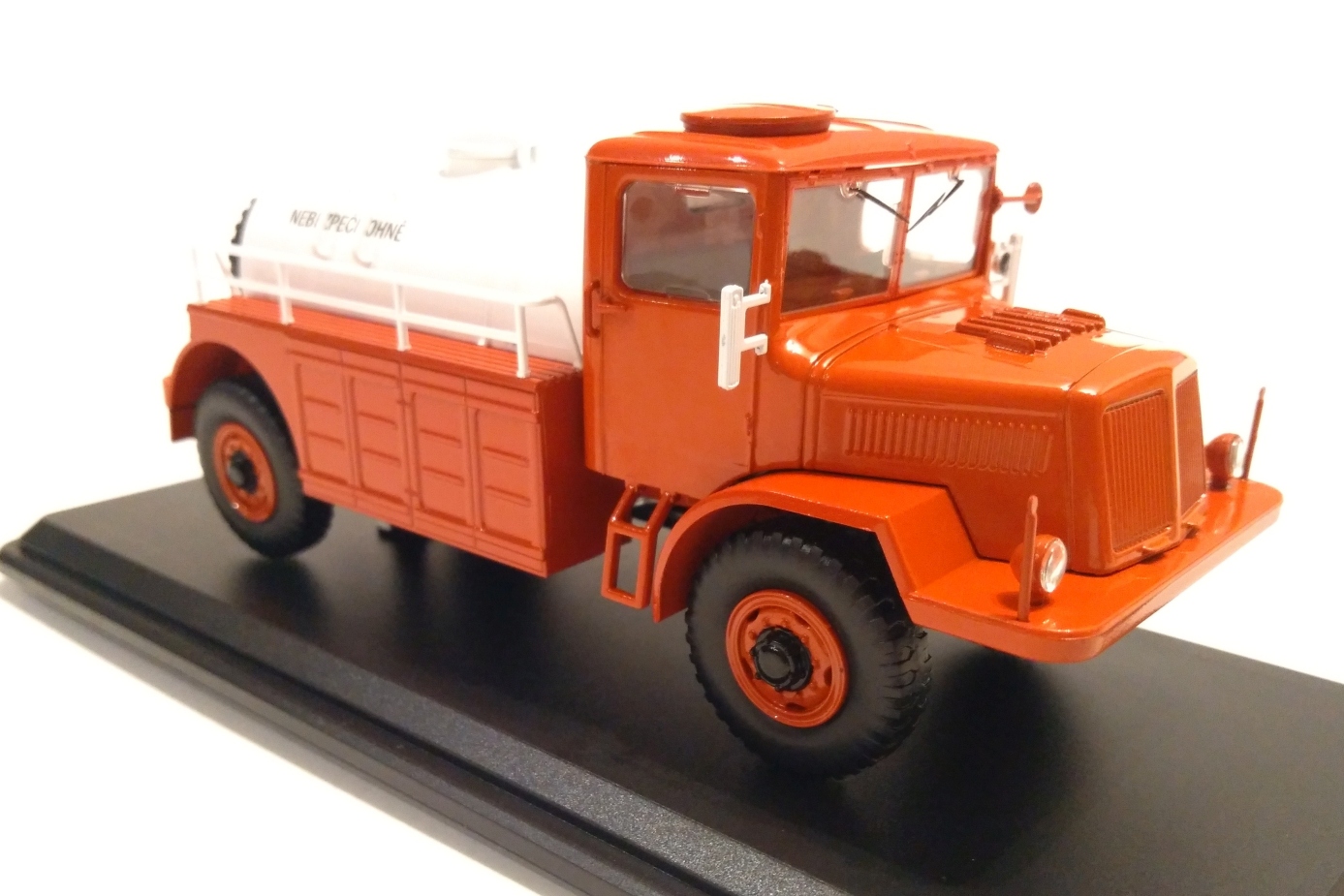 Tatra 128C cisterna 1:43 Premium ClassiXXs