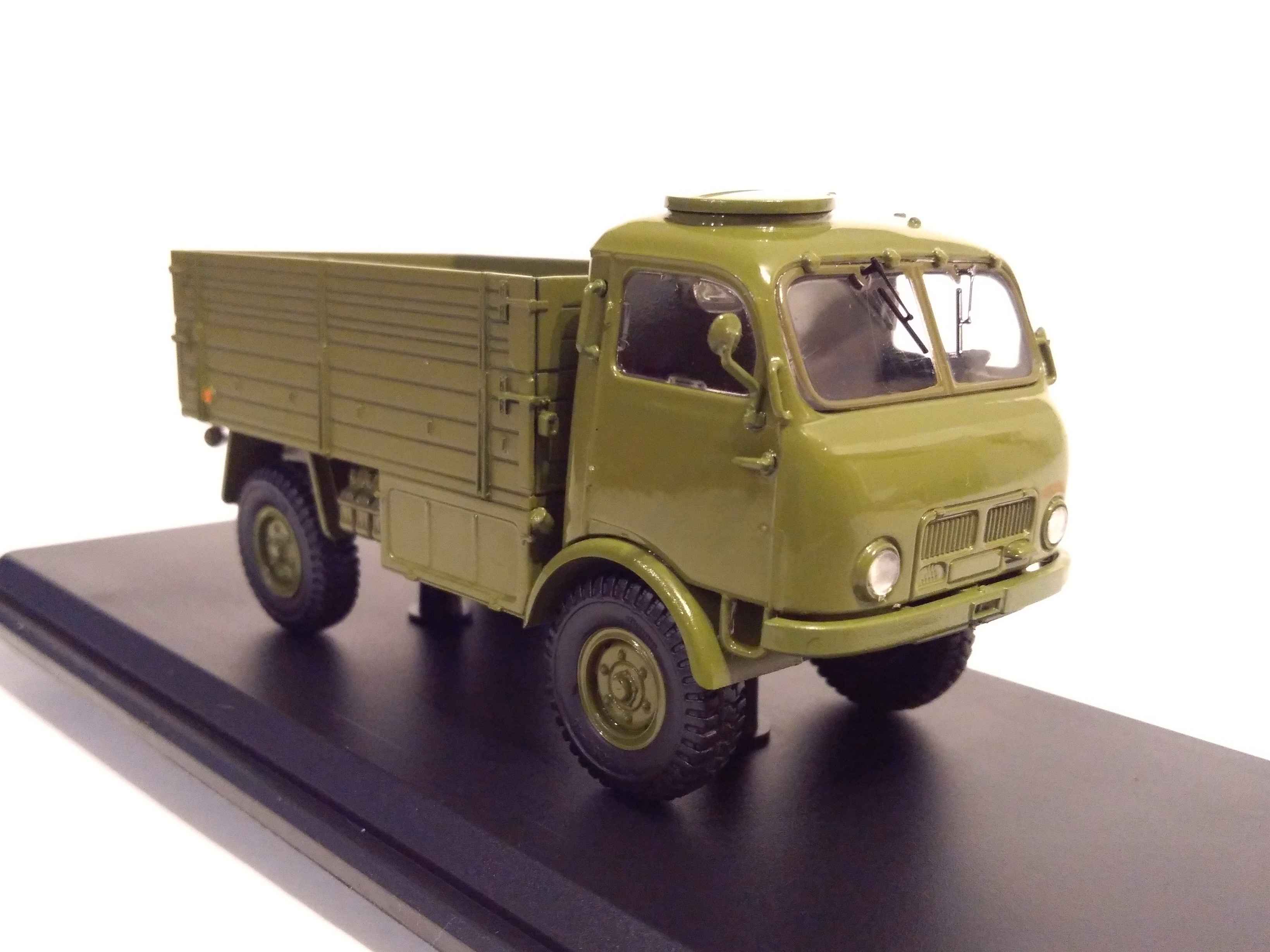 Tatra 805 valník 1:43 Premium ClassiXXs