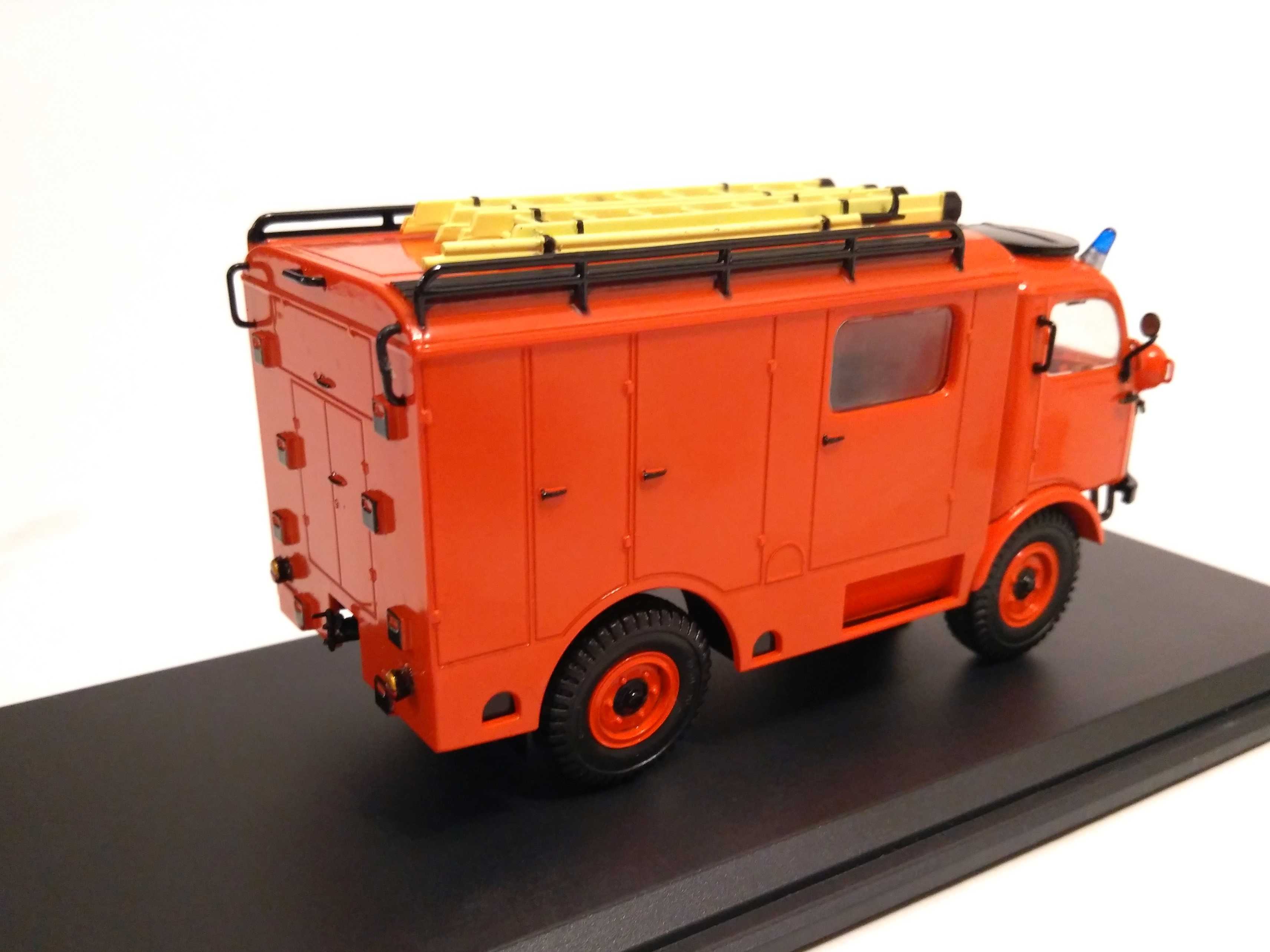 Tatra 805 DVS-8 hasiči 1:43 Premium ClassiXXs