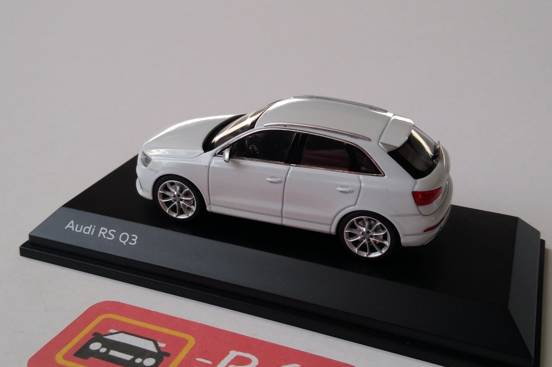 Audi Q3 RS 1:43 Schuco