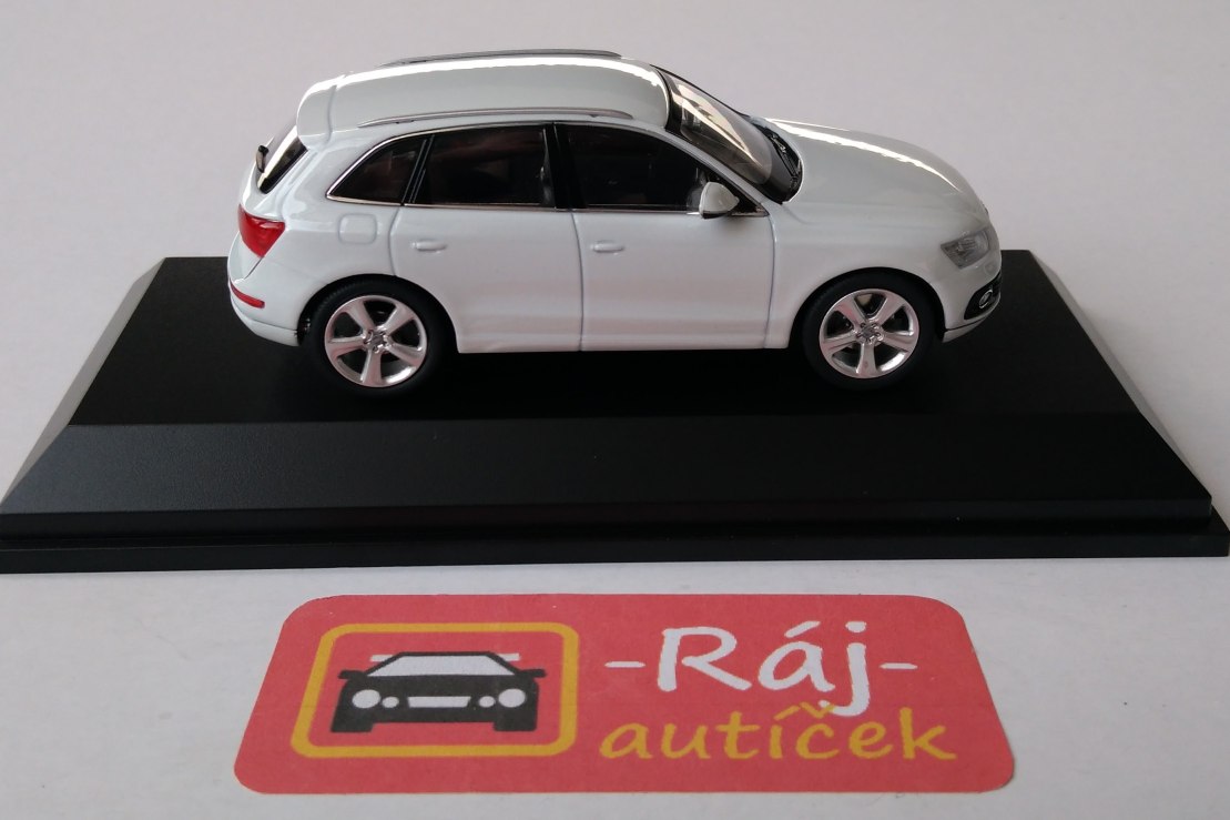 Audi Q5 1:43 Schuco