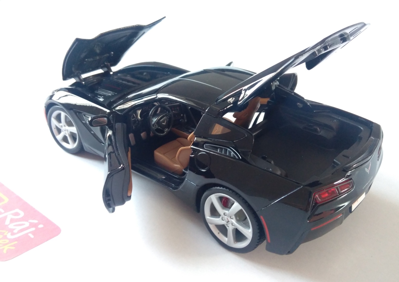 Chevrolet Corvette Stingray (C7) 1:18 Maisto