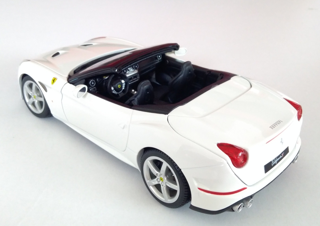 Ferrari California T 1:18 Maisto