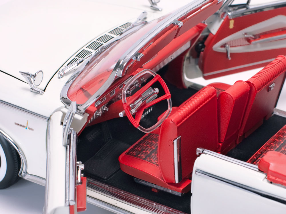 Plymouth Fury Convertible 1:18 Sun Star