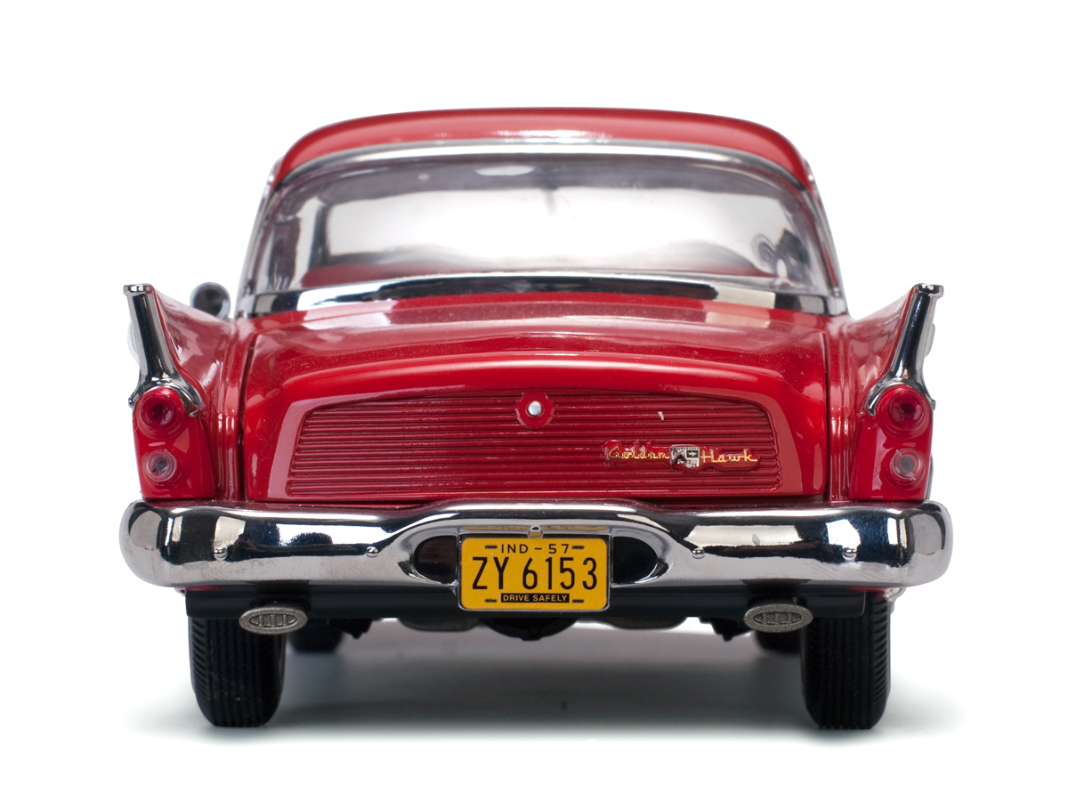 Studebaker Gold Hawk 1:18 Sun Star