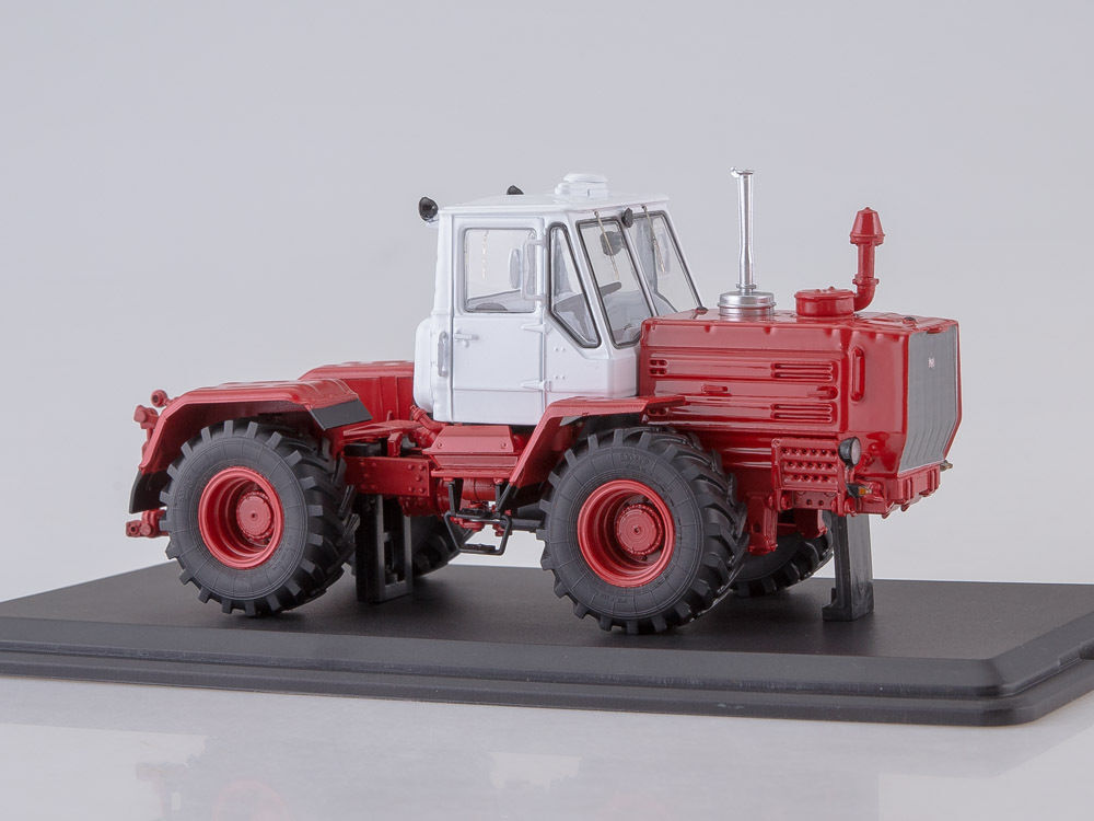 Traktor T-150K 1:43 SSM