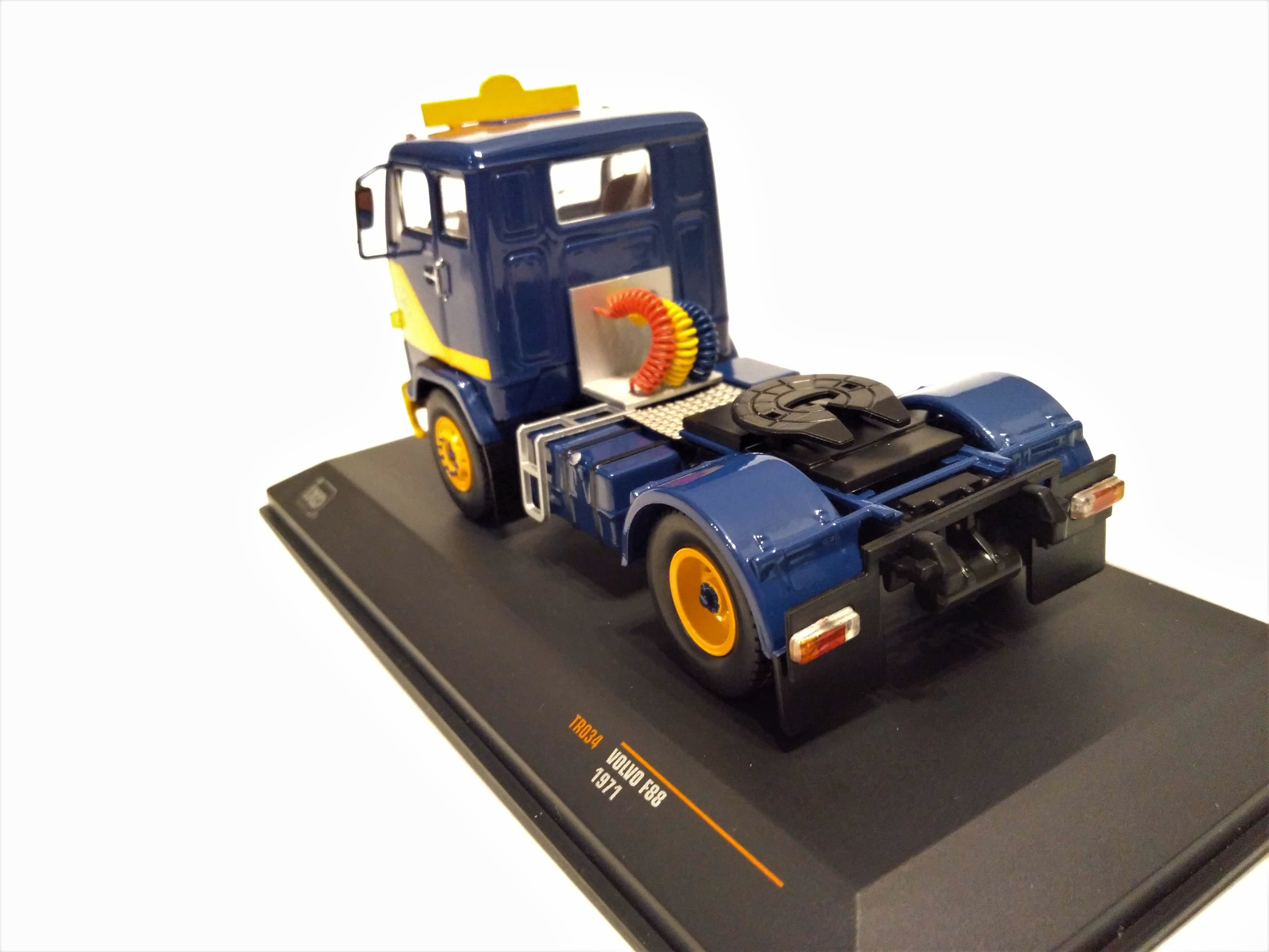 Volvo F88 1:43 IXO
