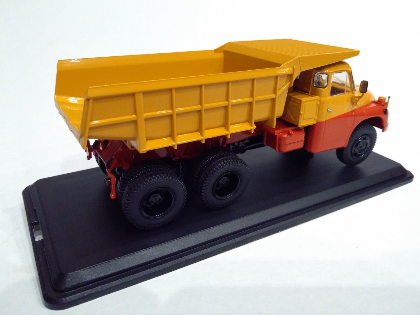Tatra T138 S1 dumper 1:43 SSM