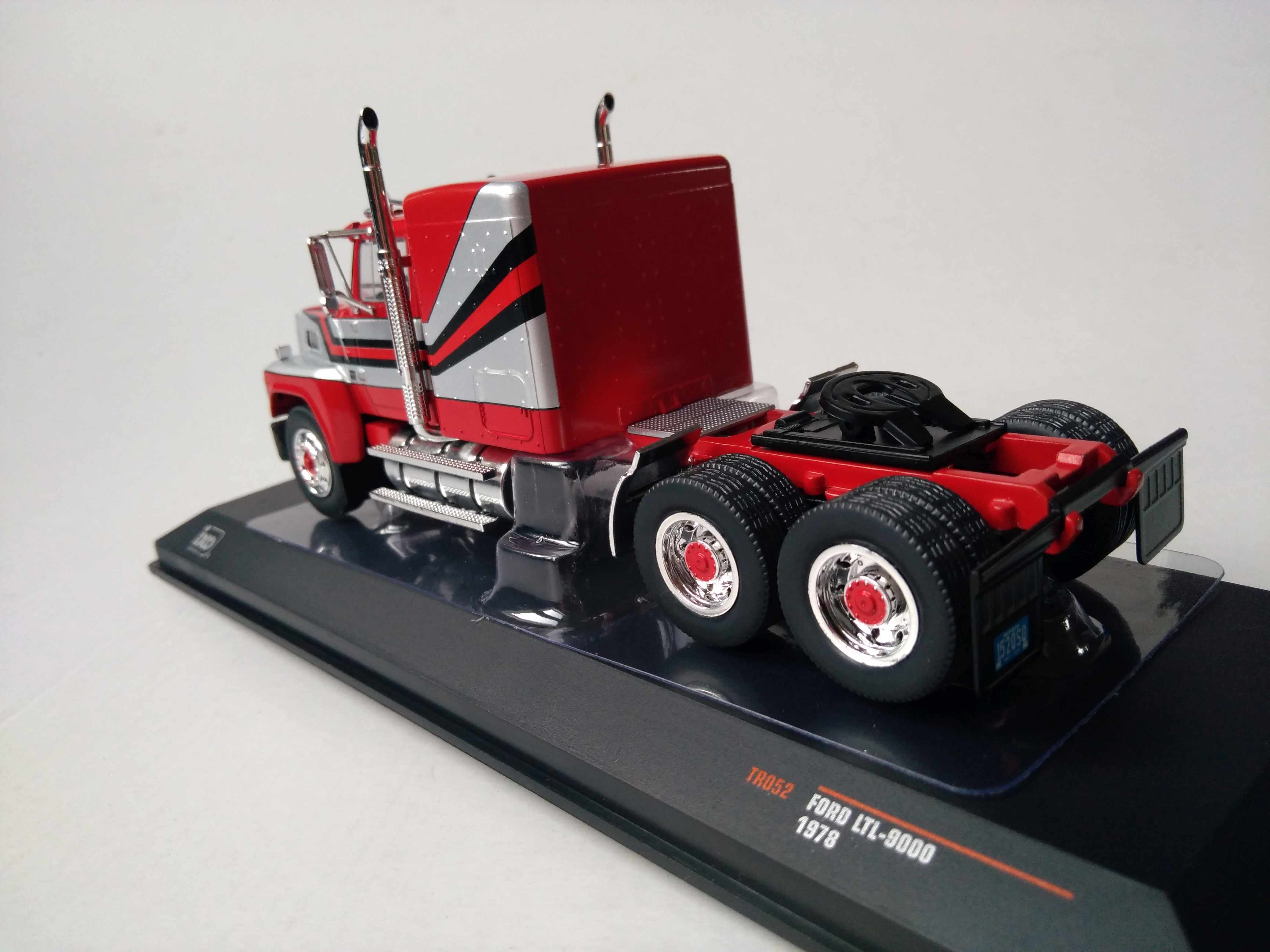 Ford LTL-9000 1:43 IXO