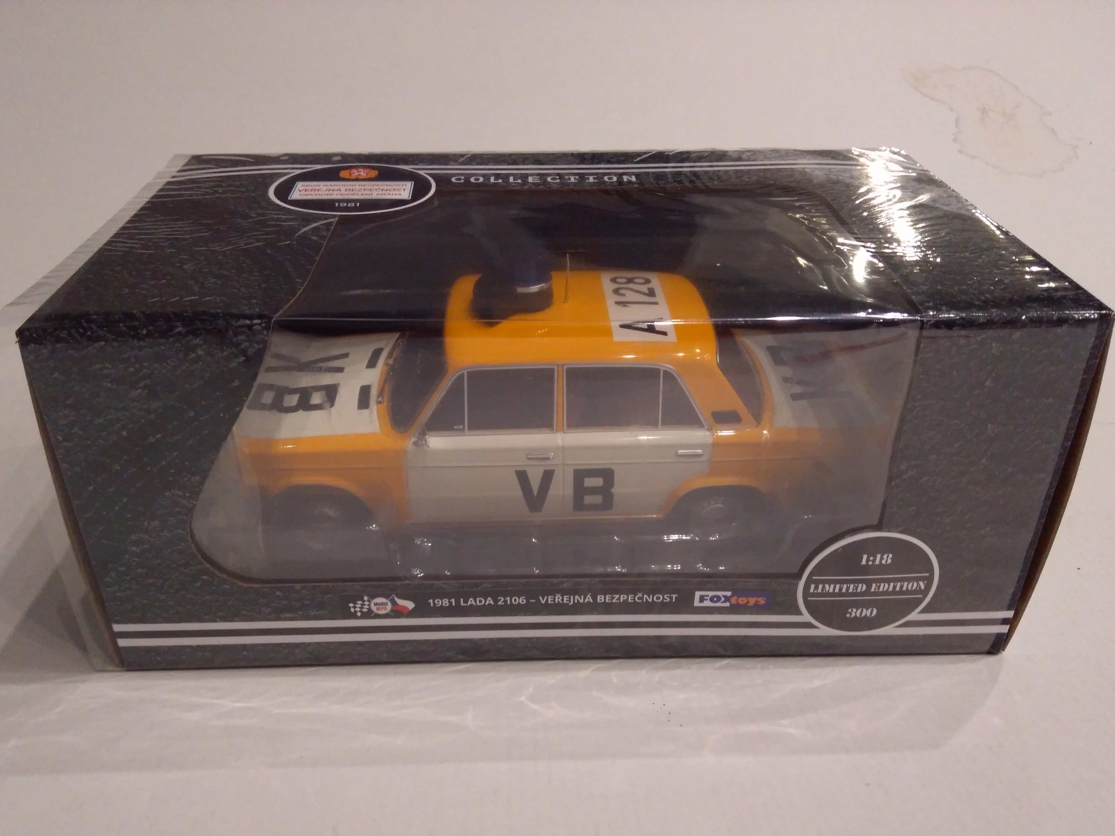 Lada 2106 Veřejná Bezpečnost 1:18 Triple9