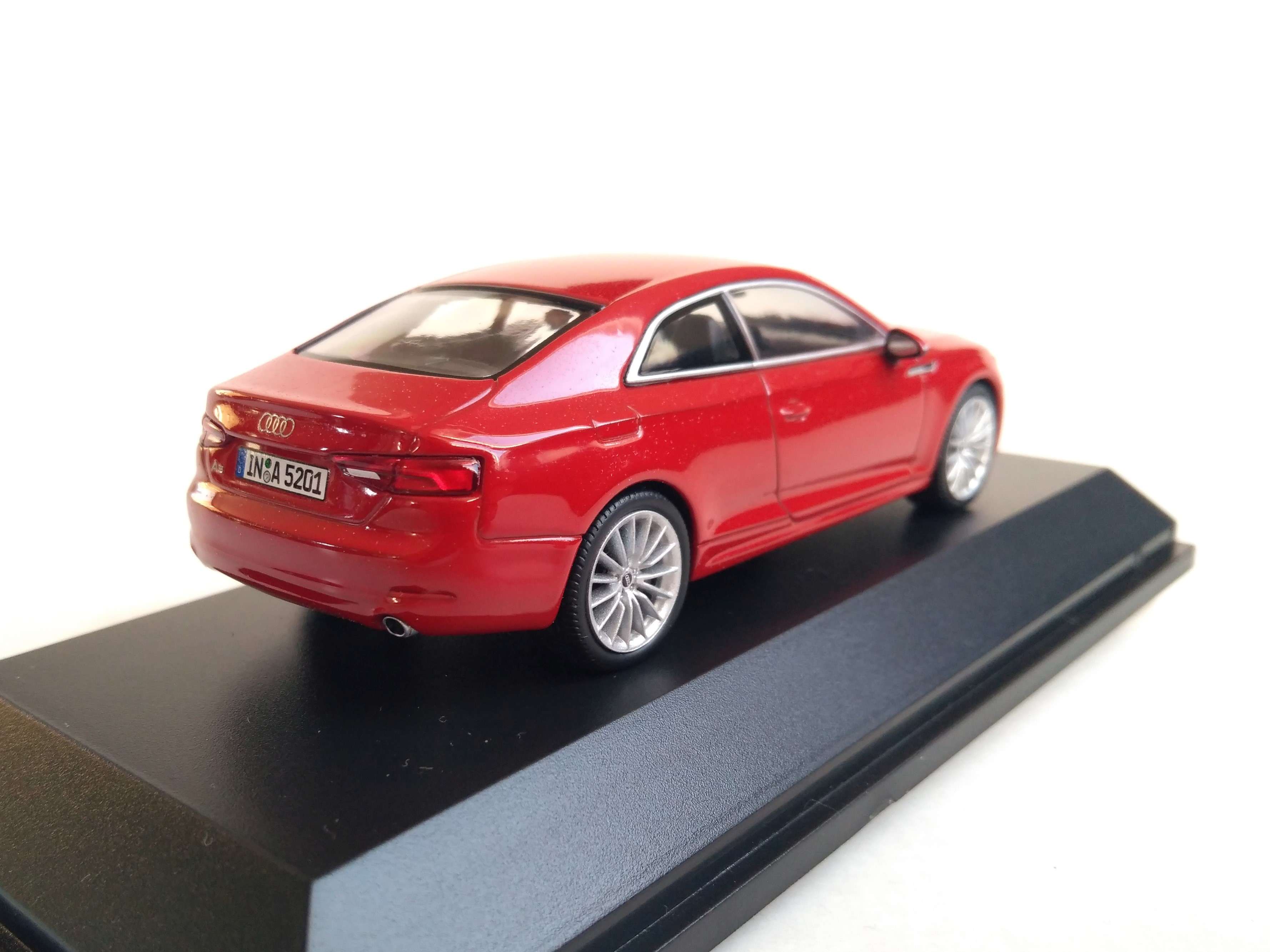 Audi A5 Coupé 2016 1:43 iscale