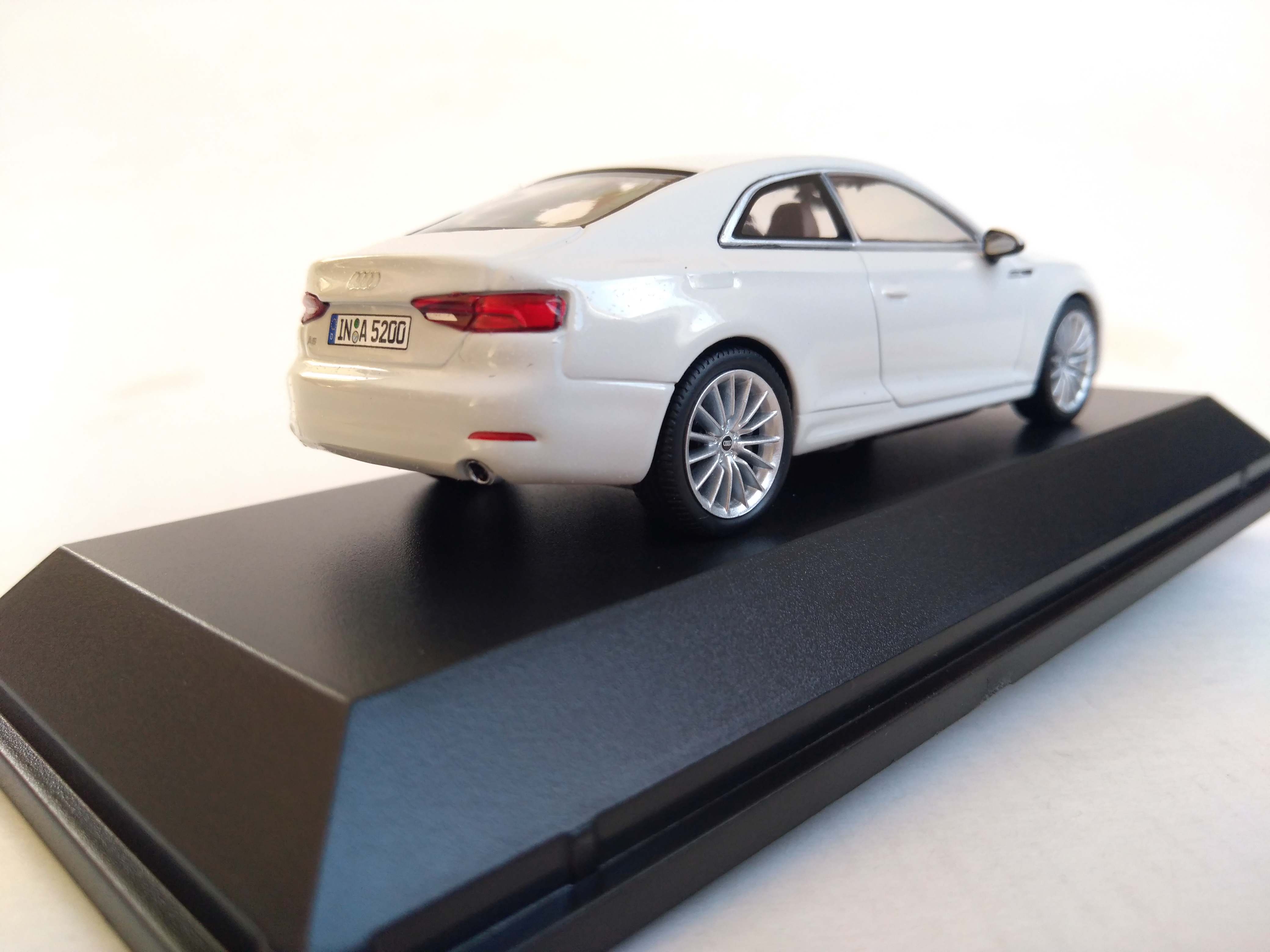Audi A5 Coupé 2016 1:43 iscale