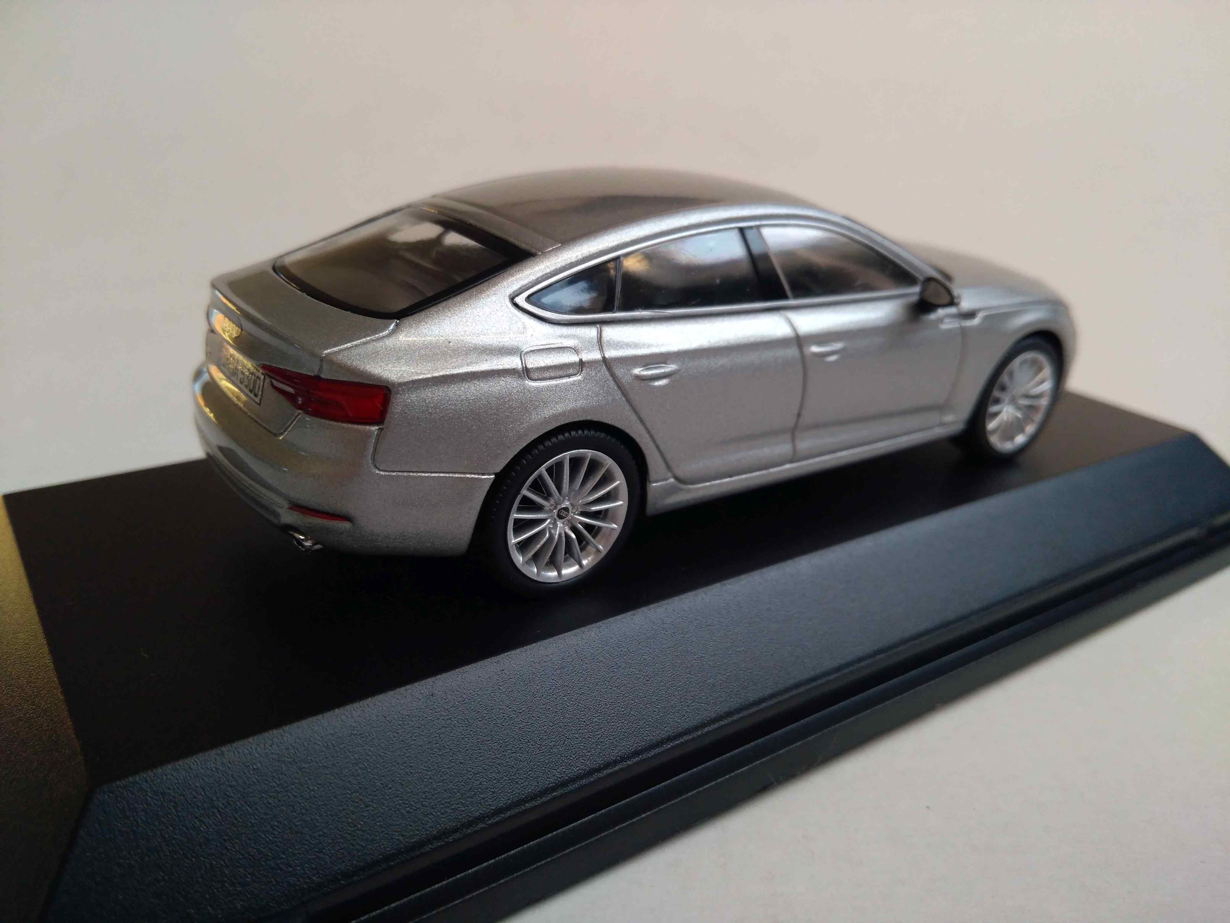 Audi A5 Sportback 2016 1:43 iscale