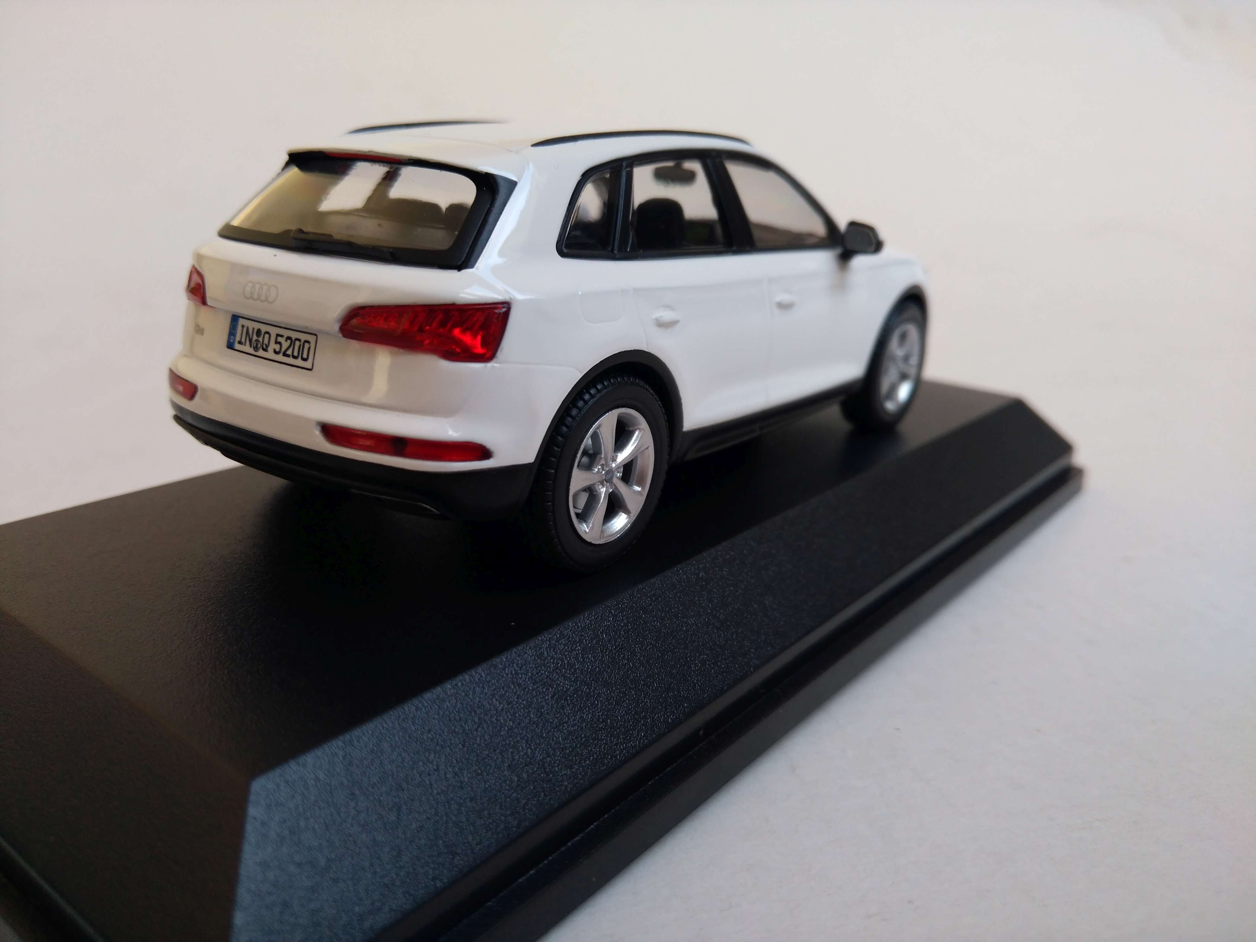Audi Q5 1:43 iscale