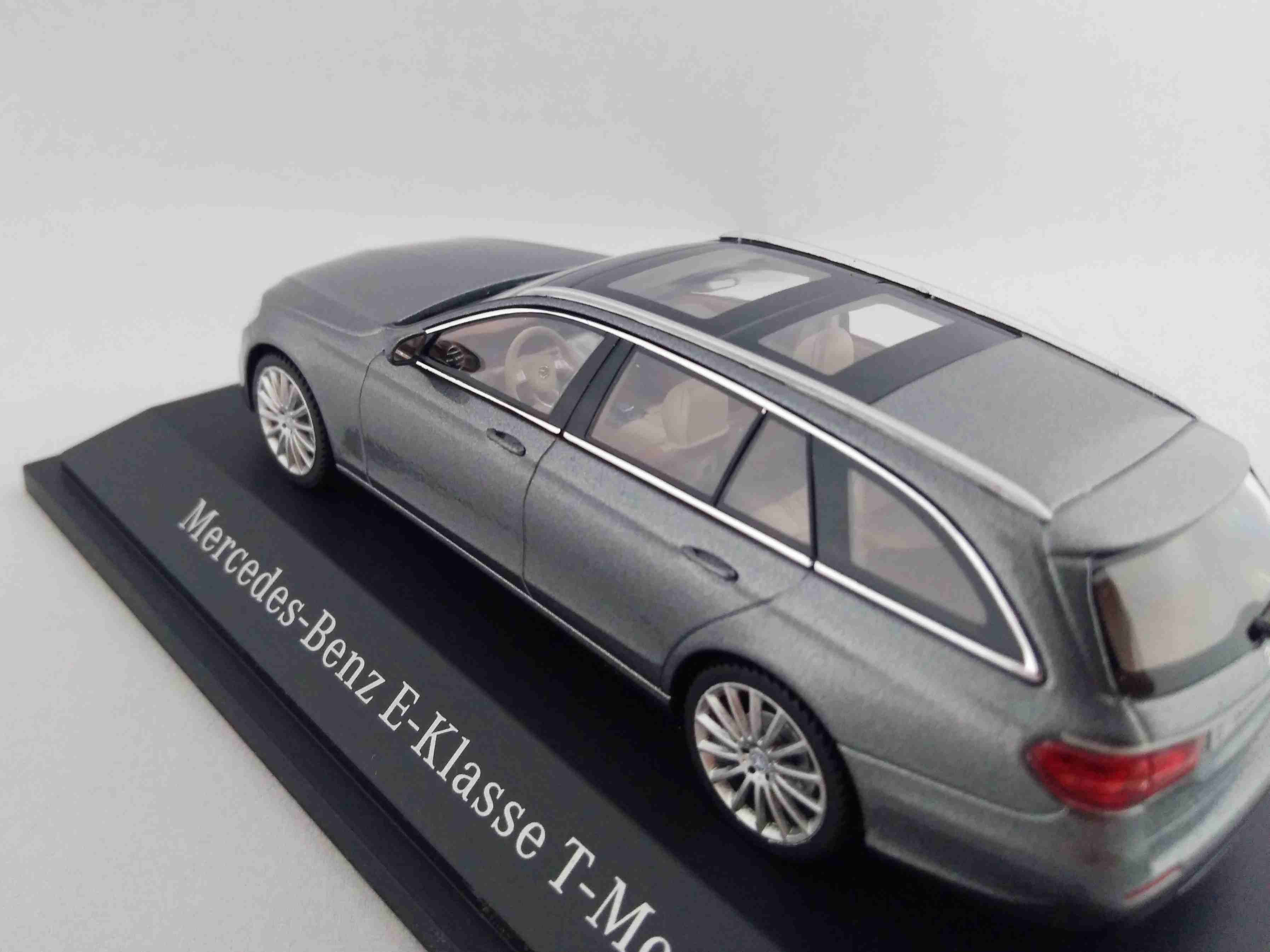 Mercedes třídy E Station Wagon (S213) 1:43 Kyosho