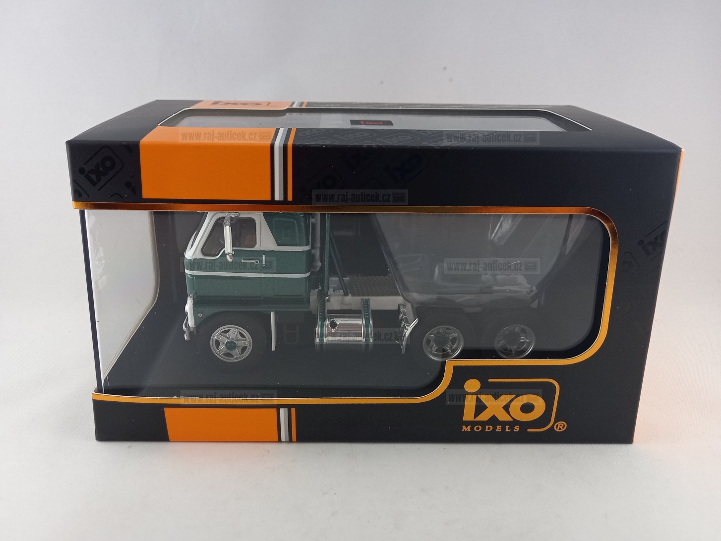 International Harvester DCOF-405 1:43 IXO