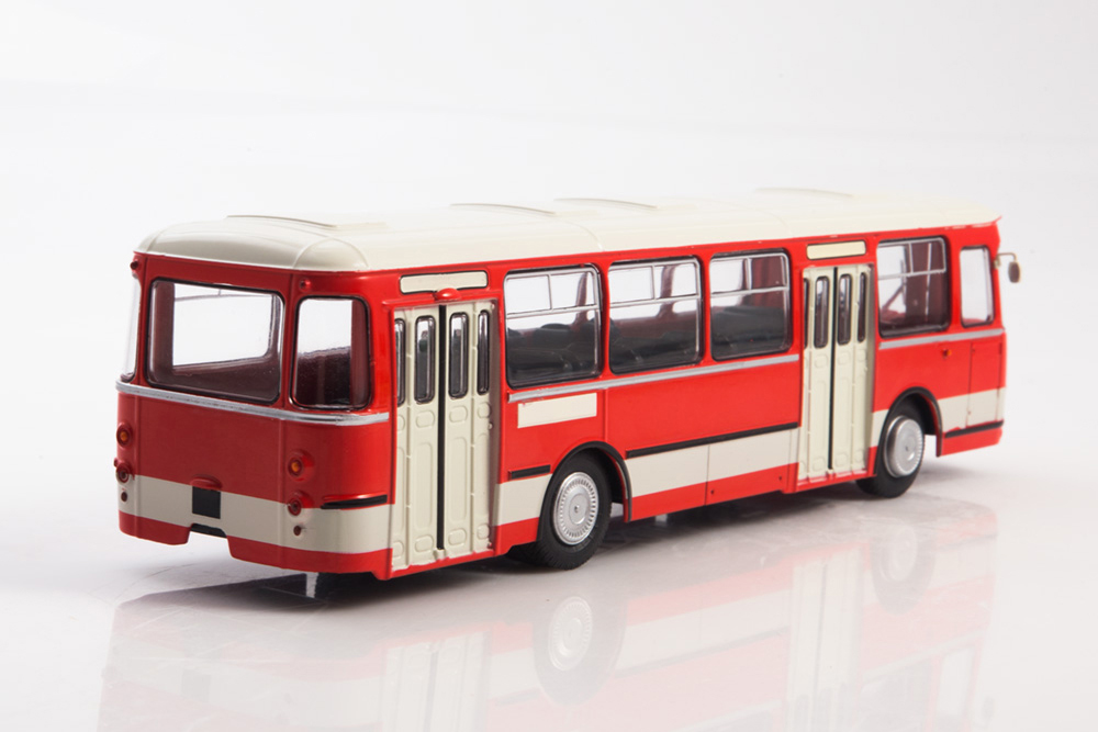 LIAZ-677E autobusová kolekce 1:43 Modimio
