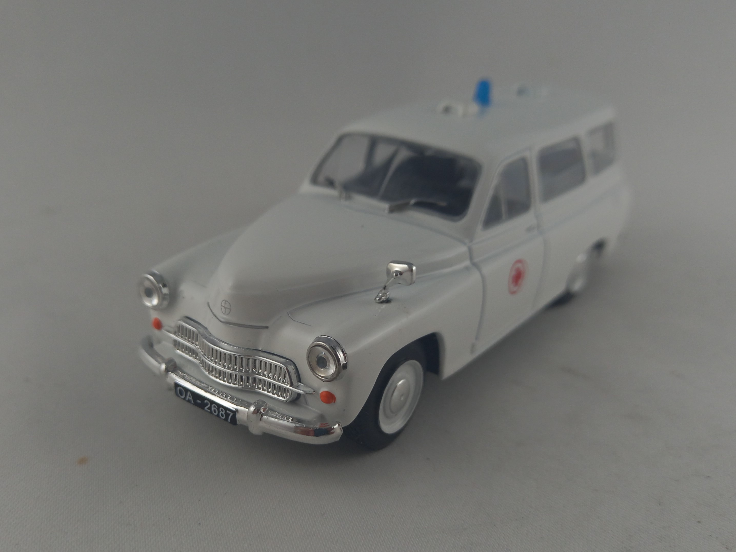 Warszawa 202A sanitka 1:43 DeAgostini