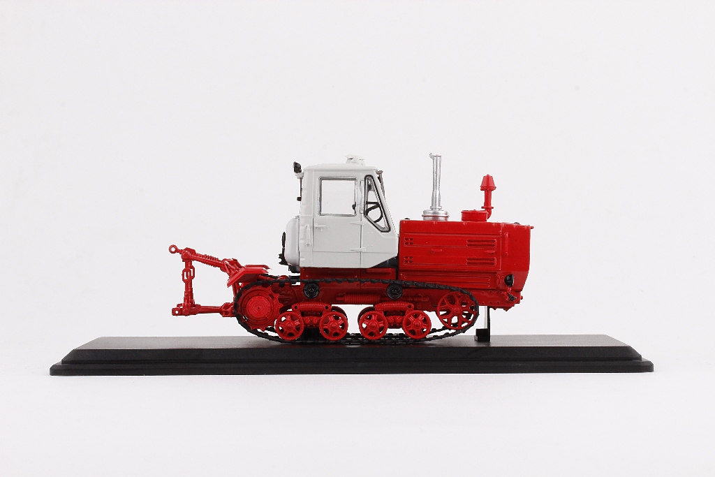 Caterpillar T-150 1:43 SSM
