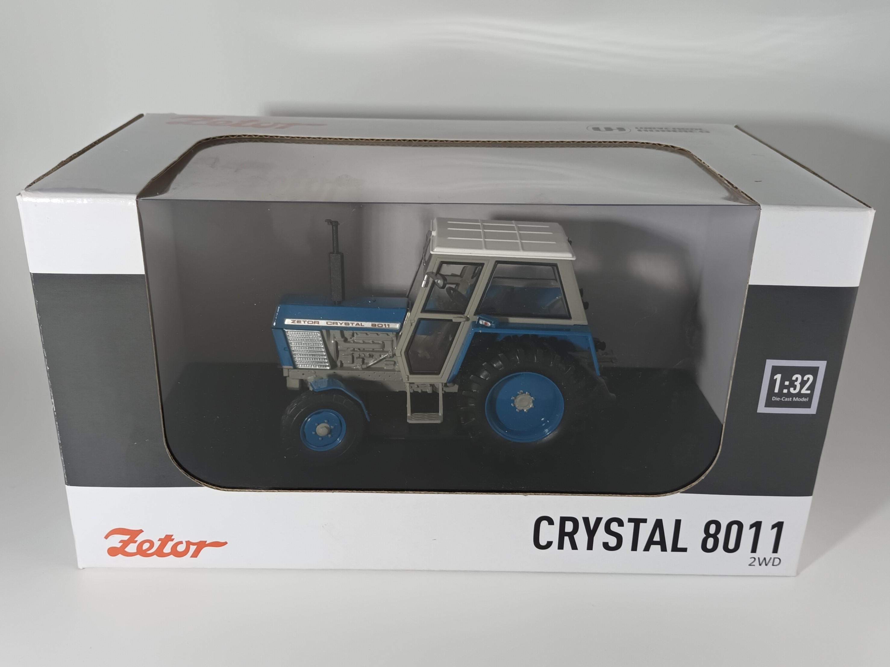 Zetor Crystal 8011 1:32 Universal Hobbies