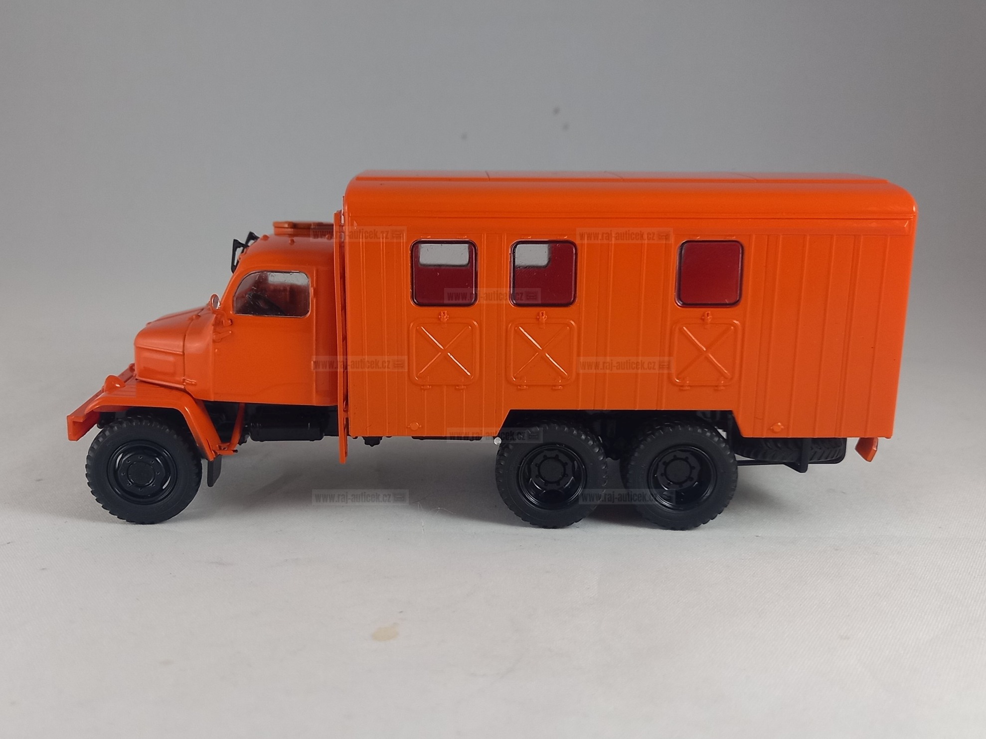 Praga V3S skříňový 1:43 Auto Historia