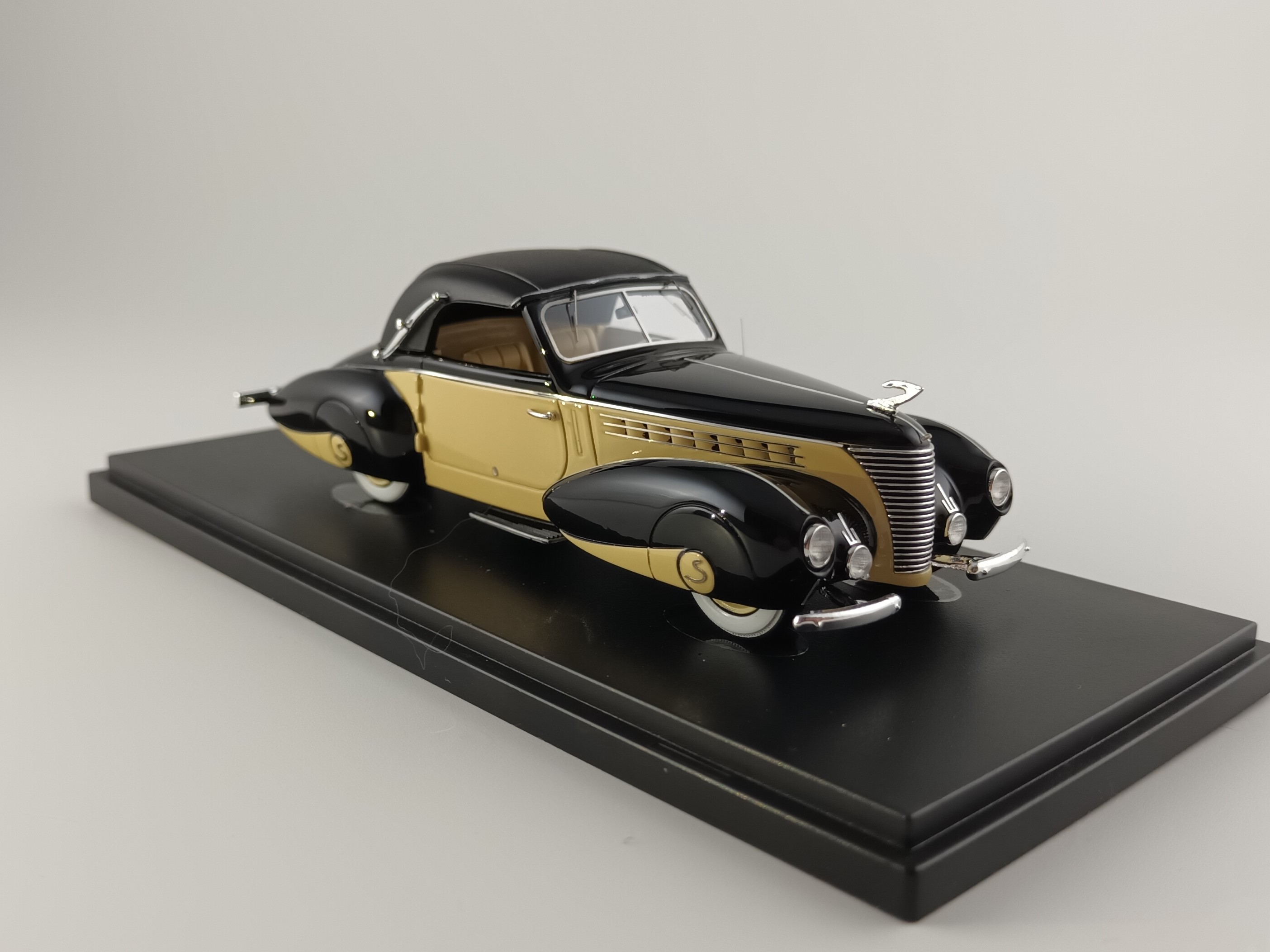 Aero 50 Cabriolet Sodomka 1939 1:43 Autocult
