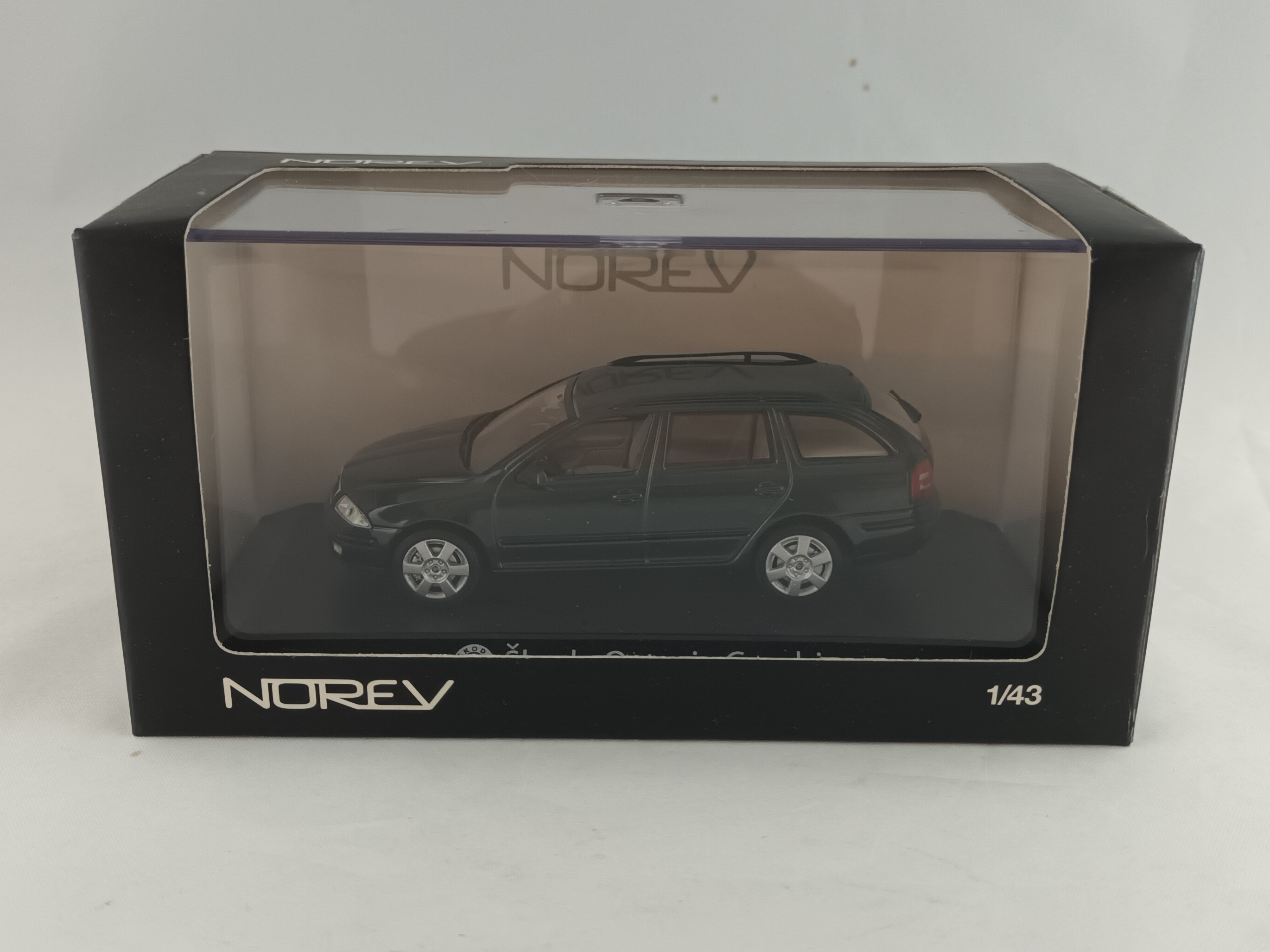 Škoda Octavia Combi 1:43 Norev