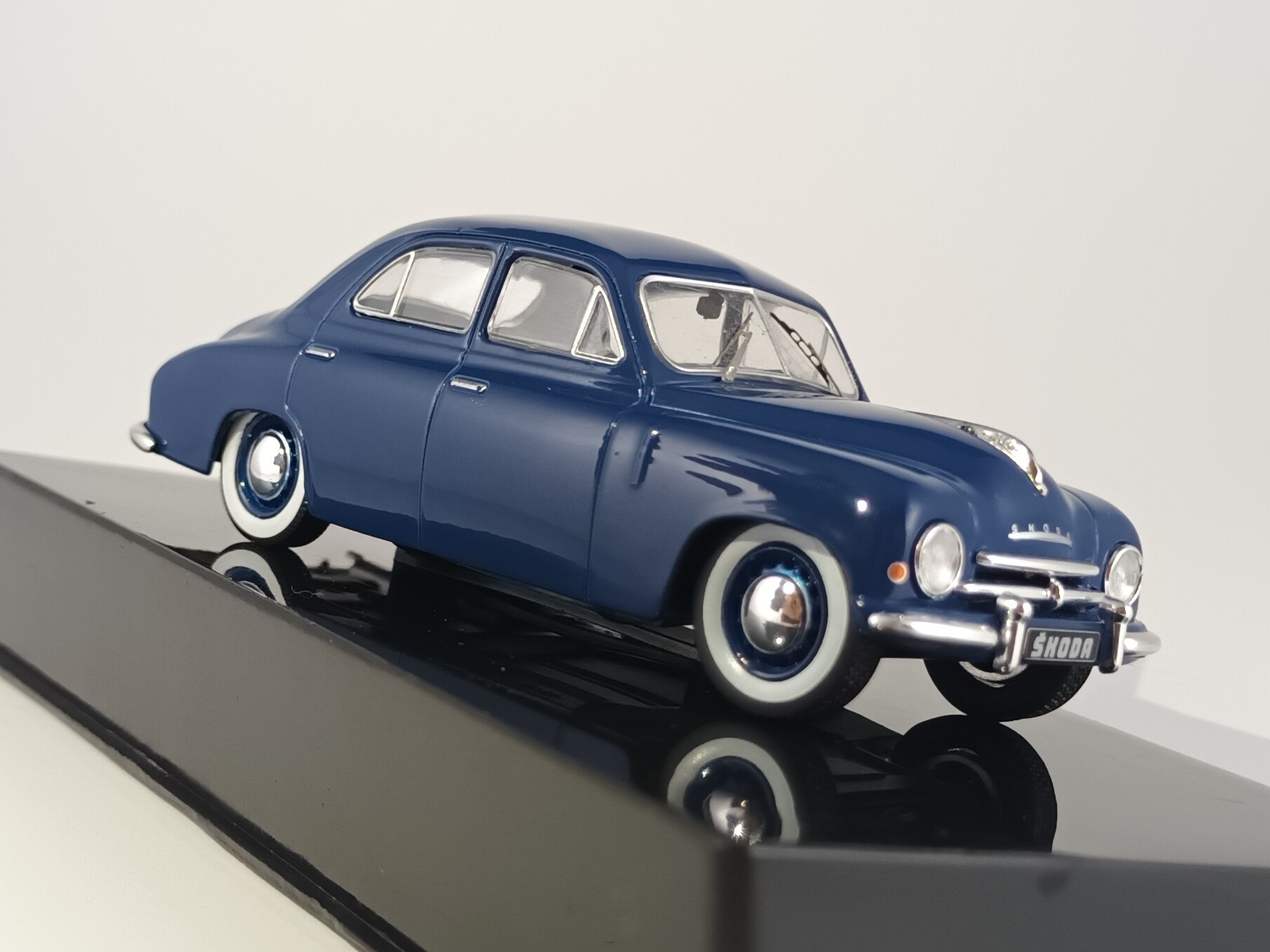 Škoda 1200 1952 1:43 IXO