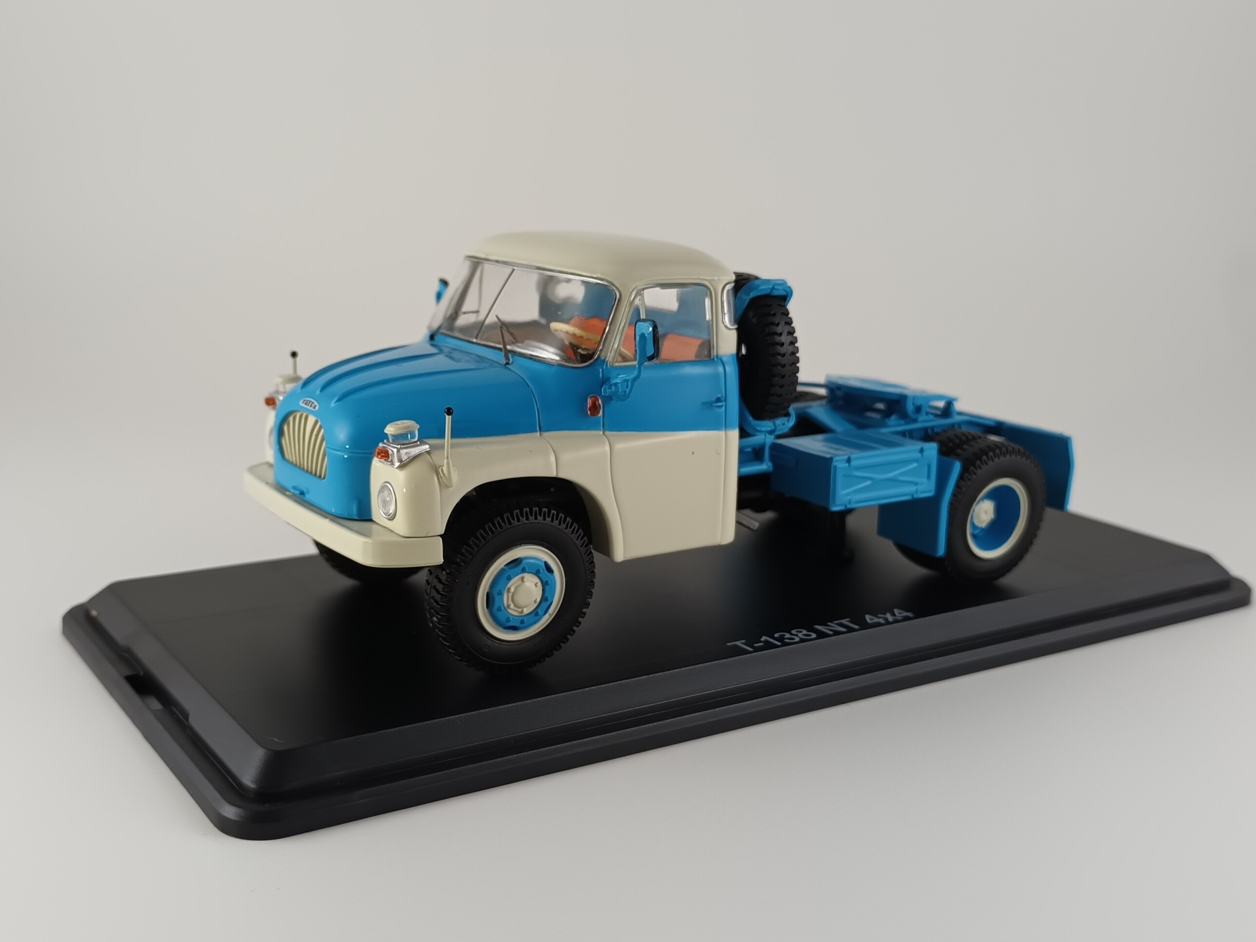 Tatra T138 NT 4X4 modrobílý 1:43 SSM