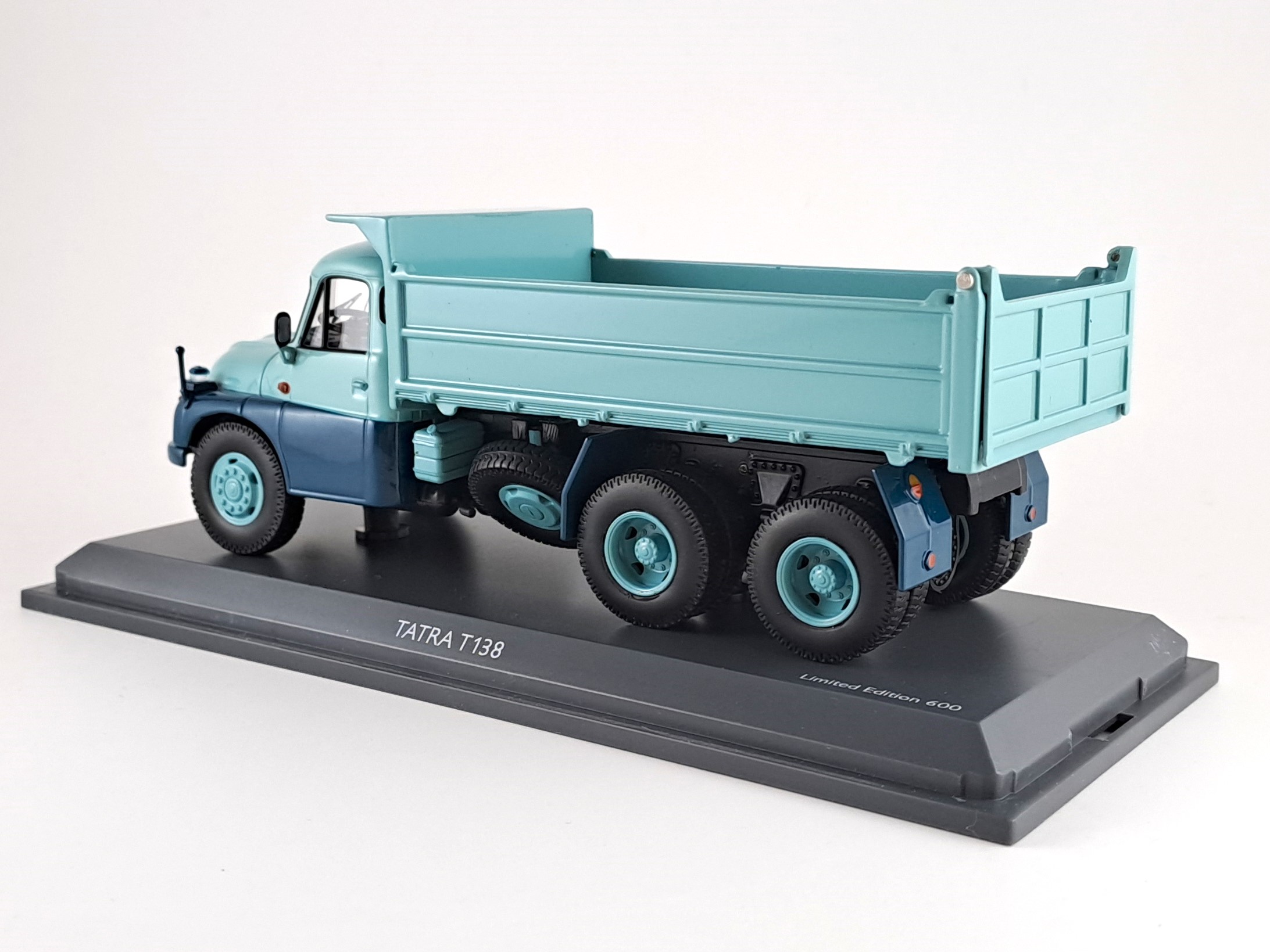 Tatra T138 valník modrozelený BAZAROVKA 1:43 Schuco
