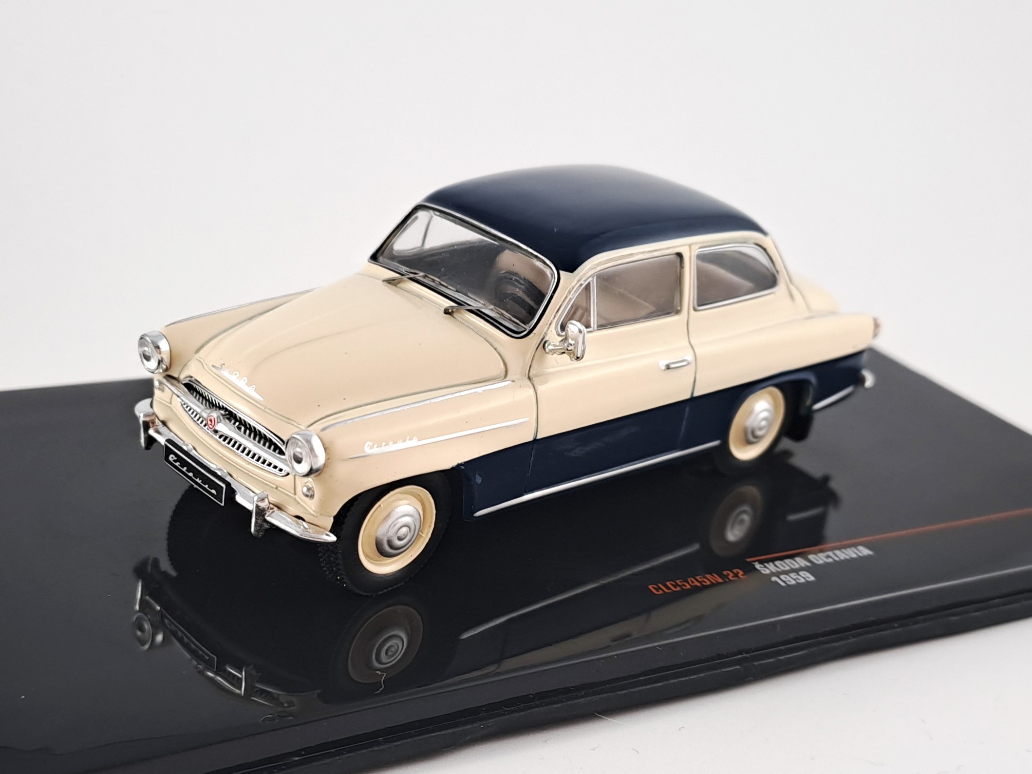 Škoda Octavia 1959 1:43 IXO