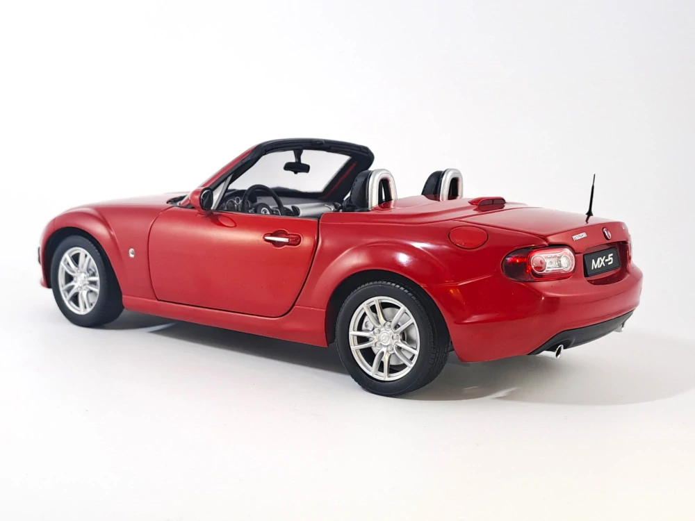 Mazda MX-5 (NC facelift) 1:18 Paudi