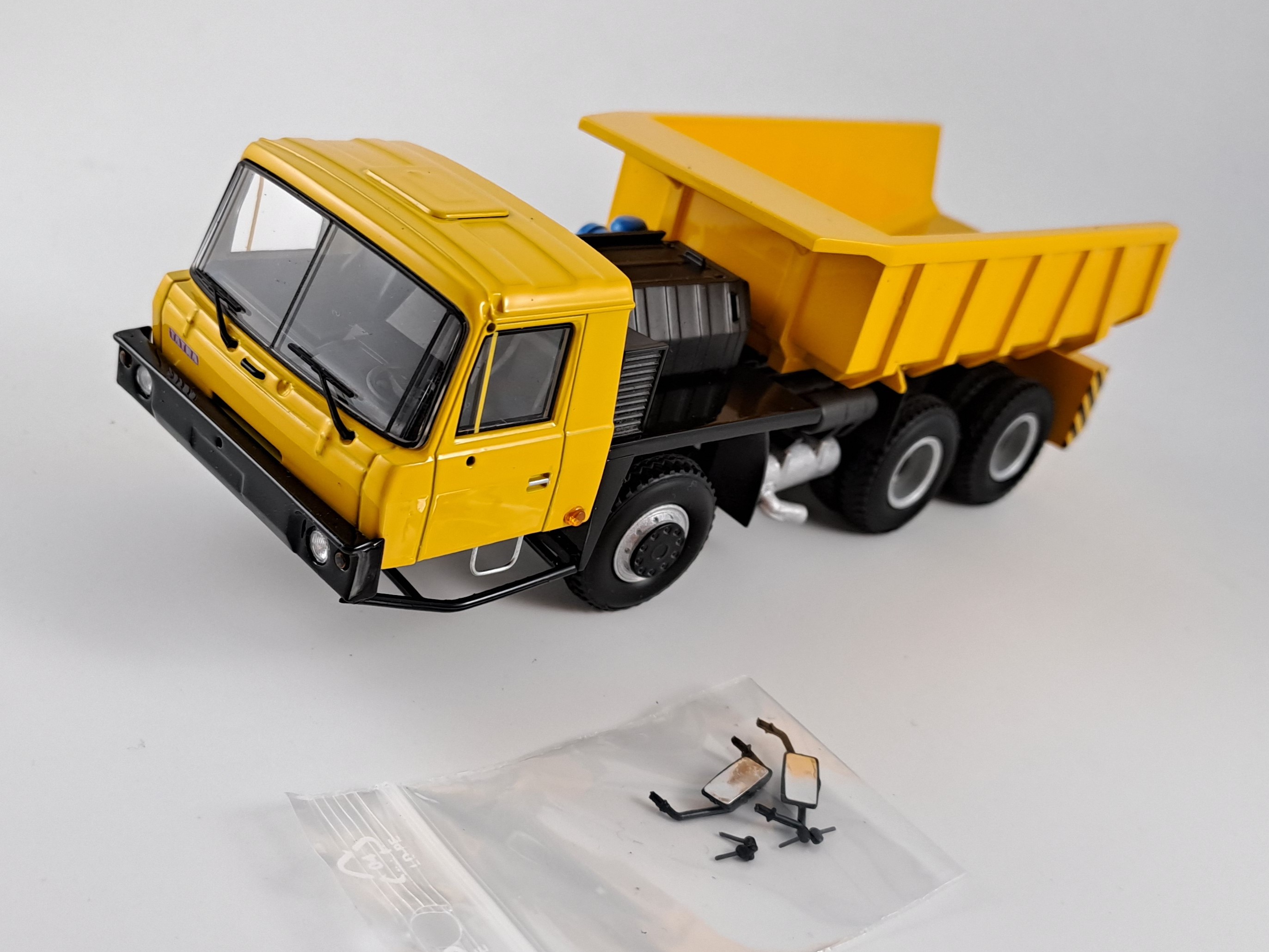 Tatra 815-2 S1D důlní sklápěč 1:43 Kaden