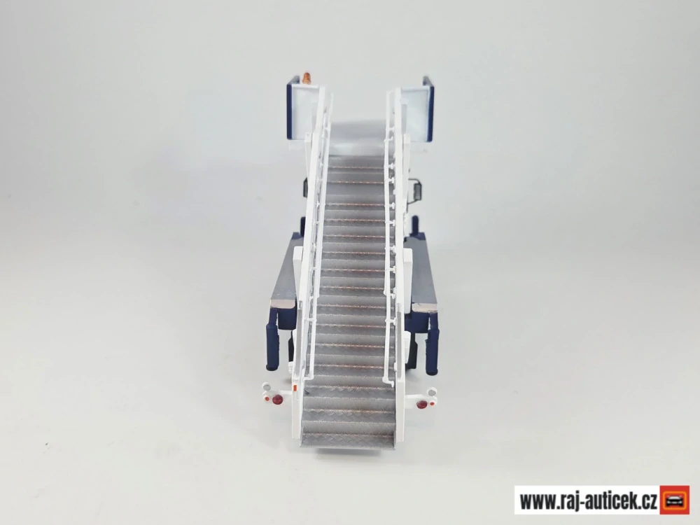 Avia A31 letištní žebřík 1:43 časopis Kultovní Náklaďáky č.79 s modelem