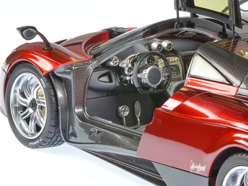 Pagani Huayra 1:18 Welly