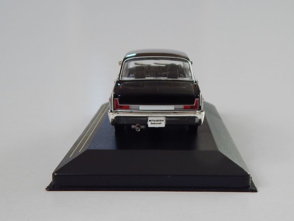 Mitsubishi Debonair A30 1:43