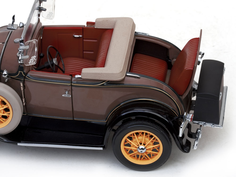 Ford T-Model Roadster 1:18 Sun Star